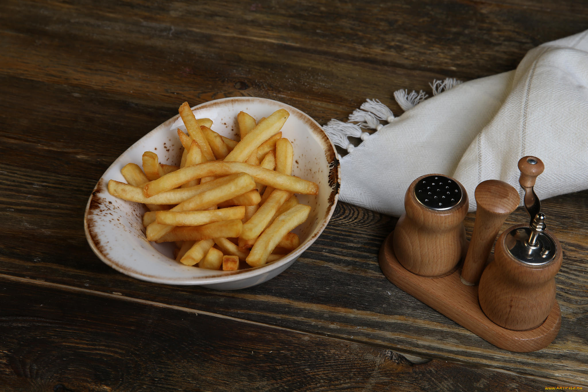 еда, картофель, соль, фри, перец, скатерть