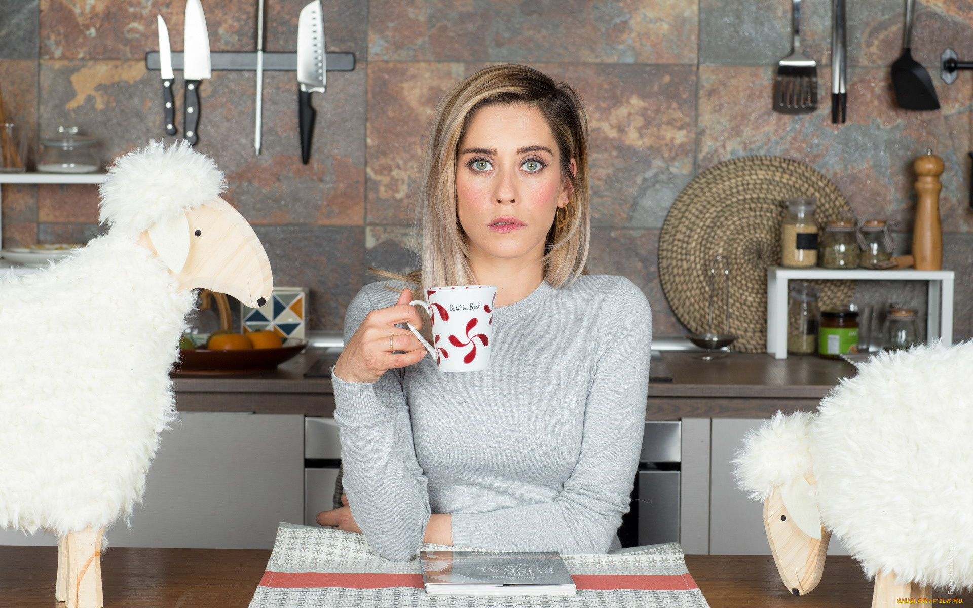 maria, leon, девушки, -unsort, , блондинки, , светловолосые, кухня, овцы, чашка, блондинка, актриса, maria, leon