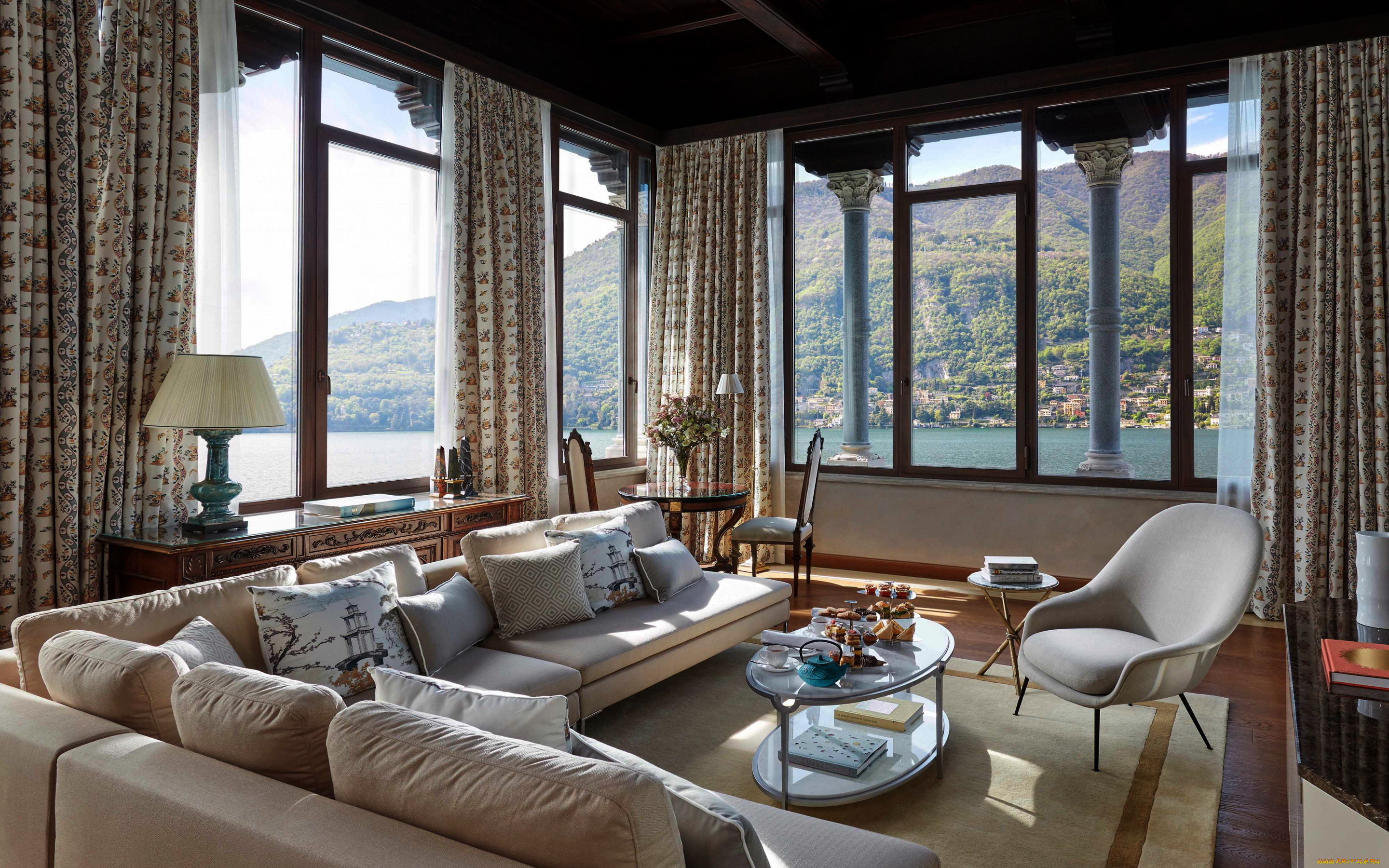 интерьер, гостиная, диваны, кресла, подушки