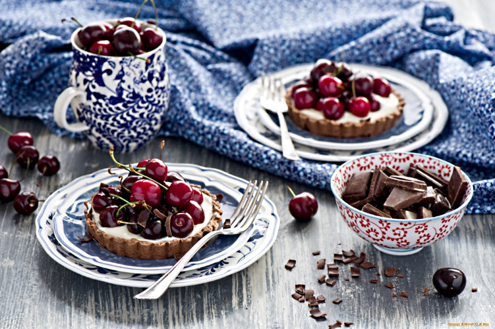 еда, пирожные, кексы, печенье, вишни, шоколад, тарелки