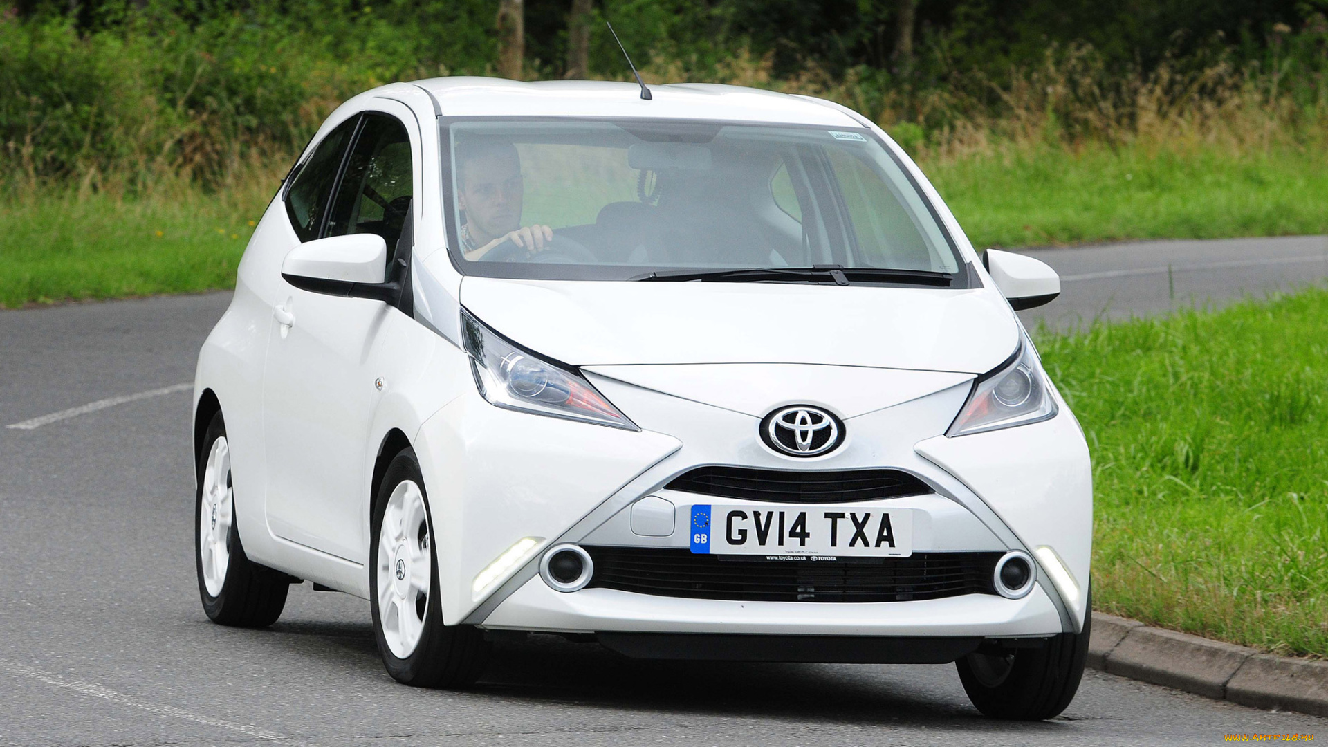 автомобили, toyota, светлый, 2014г, uk-spec, 3-door, aygo