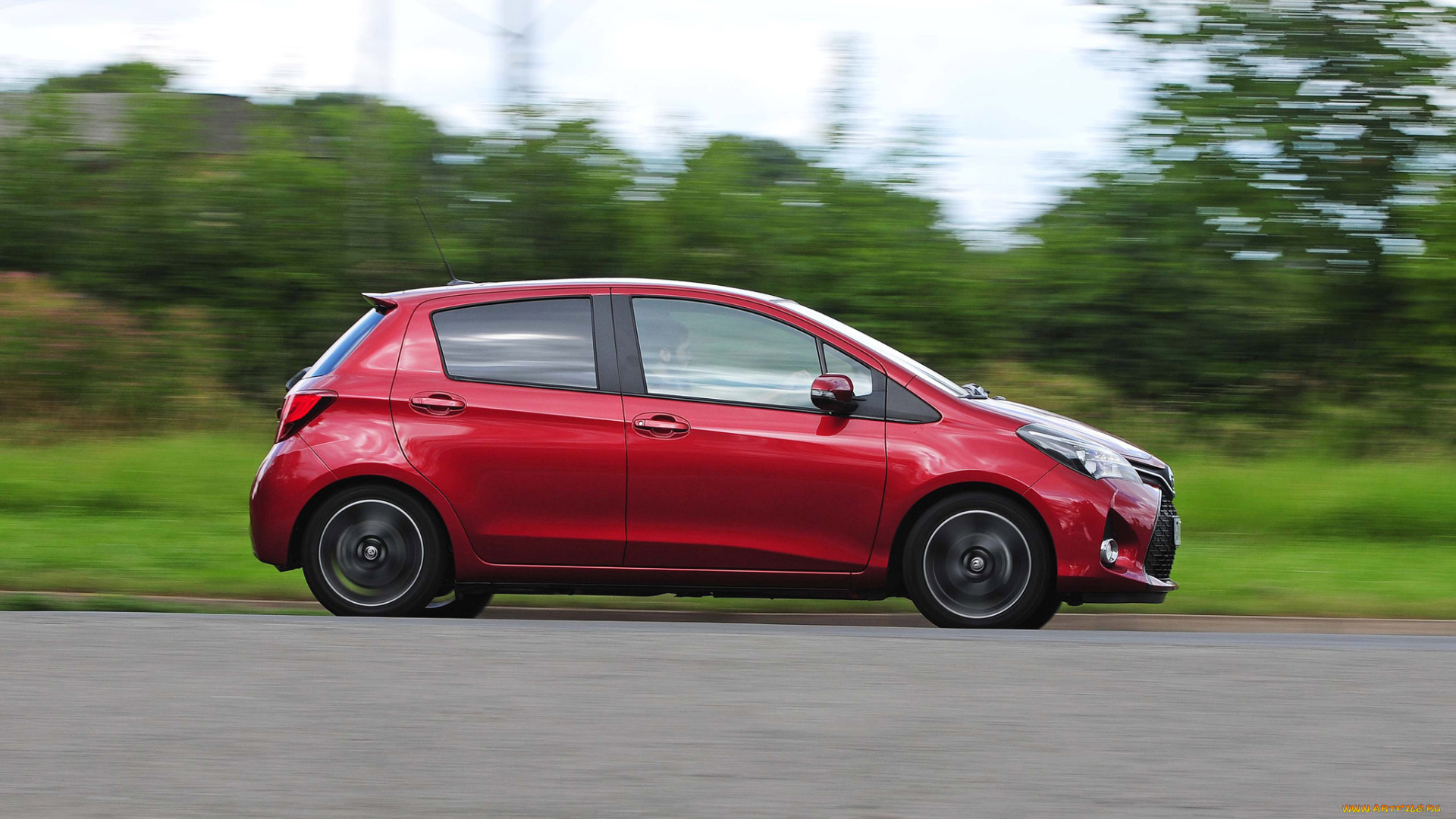 автомобили, toyota, yaris, красный, 2014г, uk-spec, 5-door