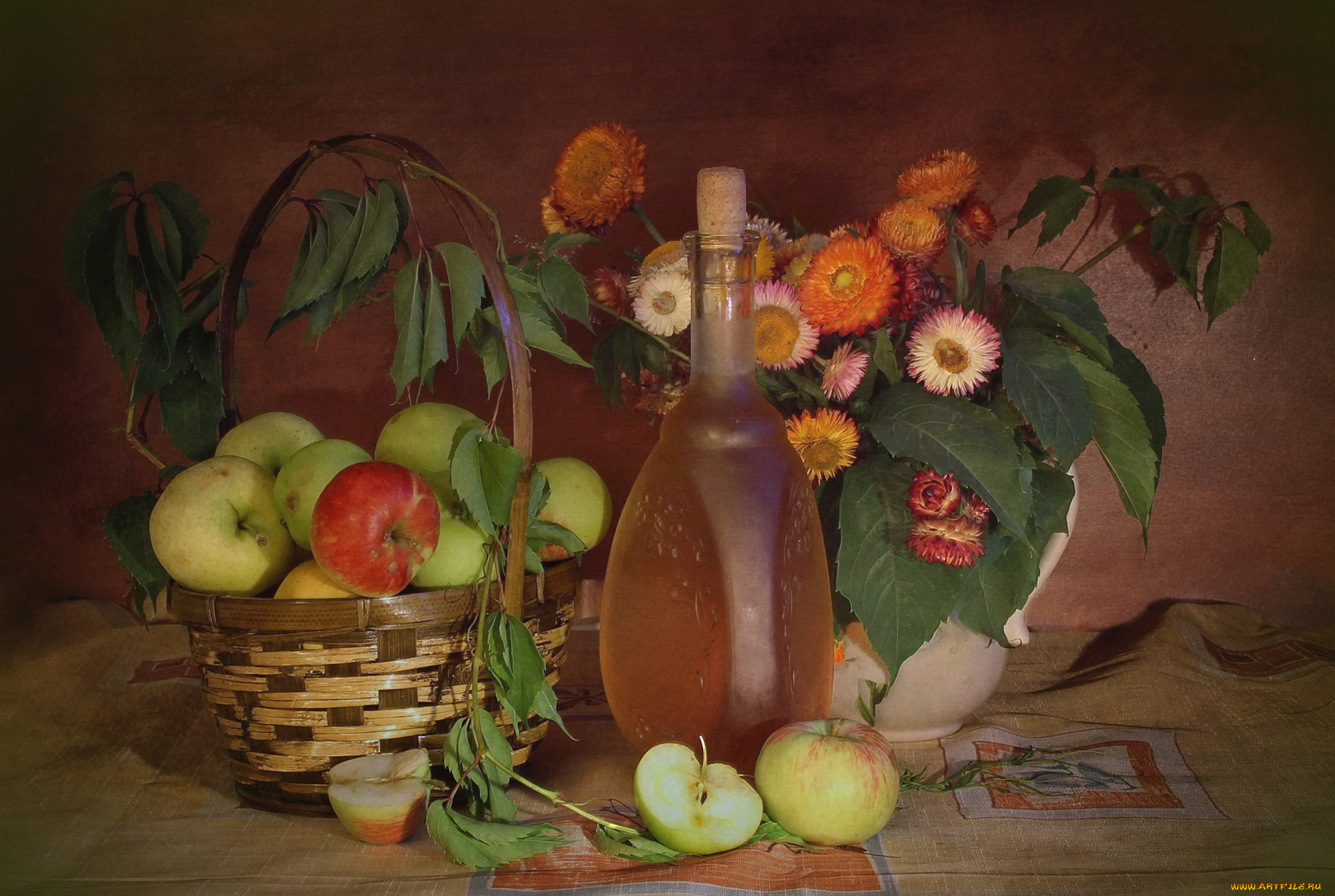еда, натюрморт, бутылка, бессмертник, яблоки