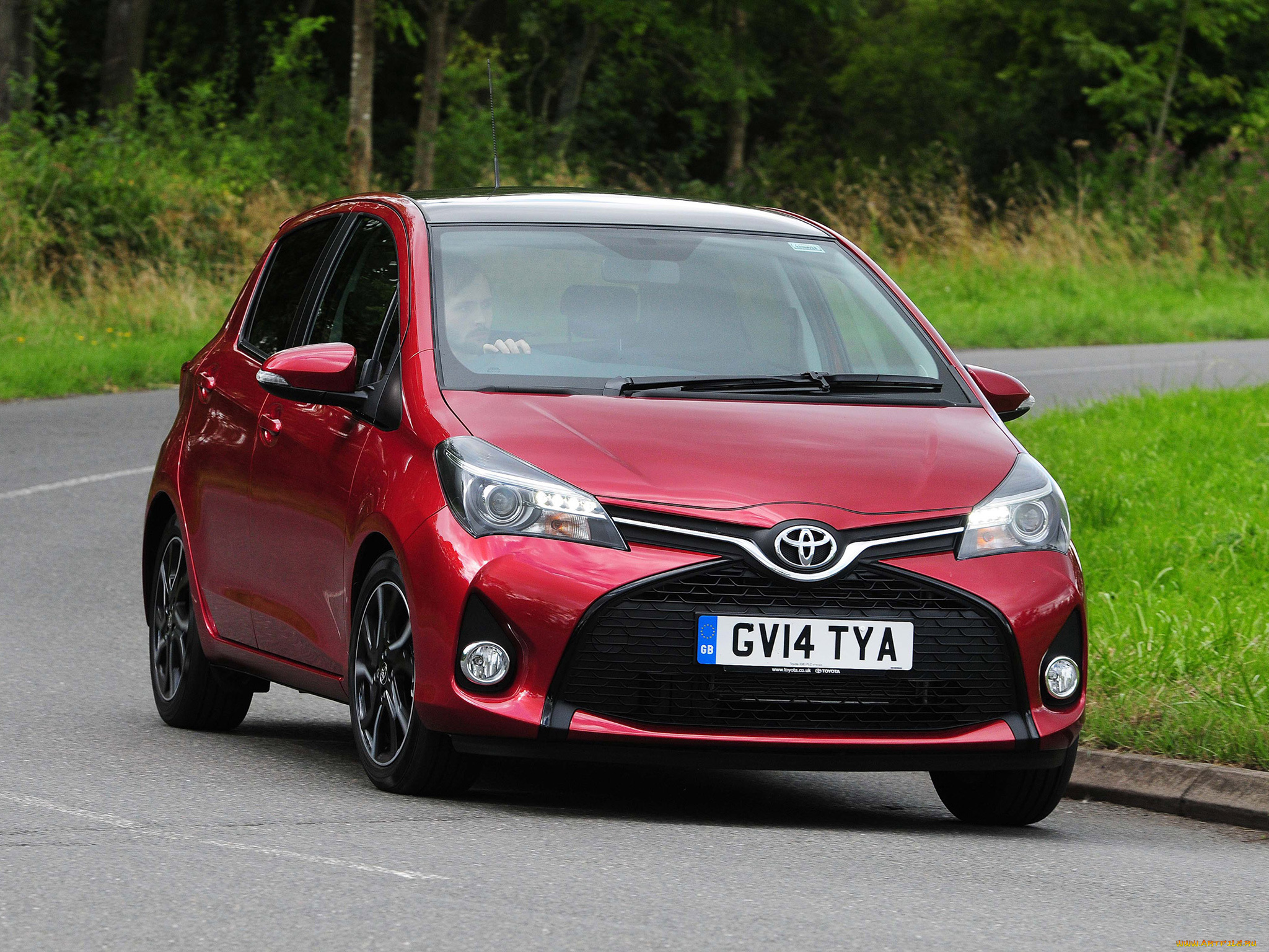 автомобили, toyota, красный, 2014г, uk-spec, 5-door, yaris