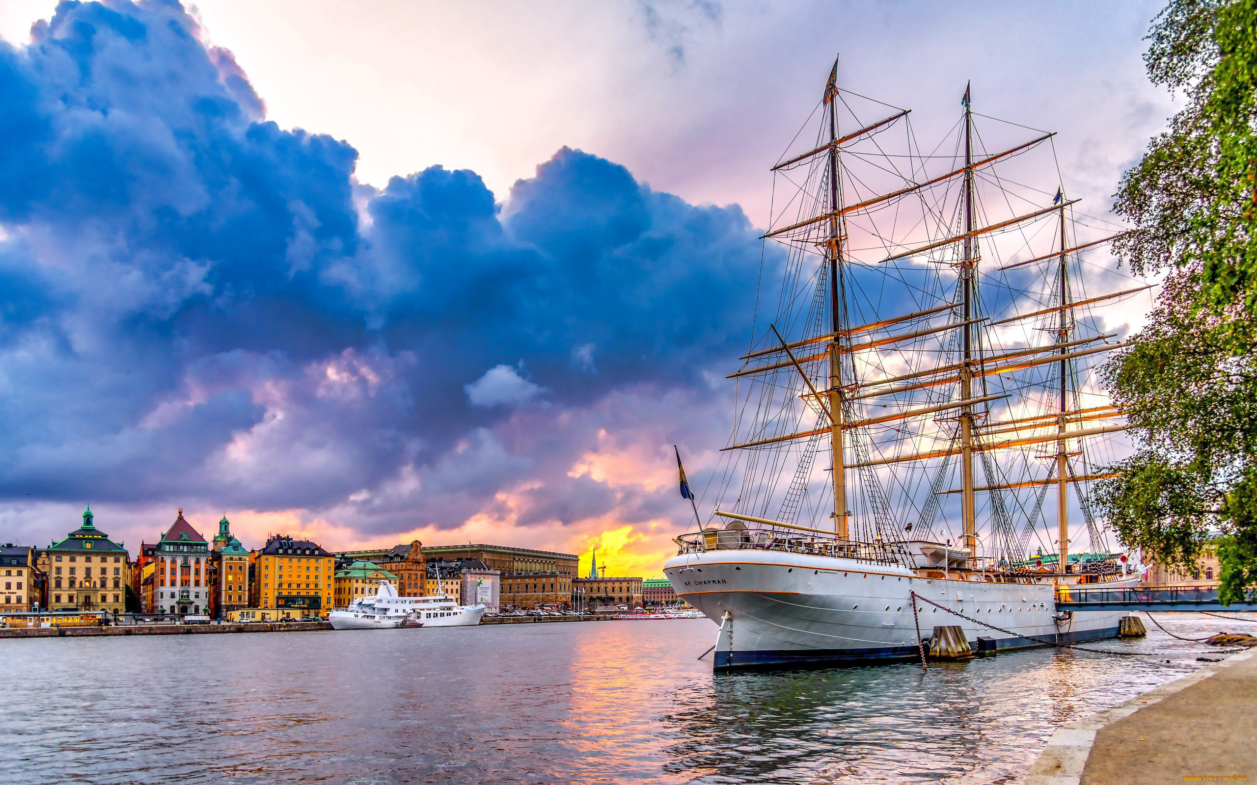 корабли, парусники, город, река, парусник, тучи