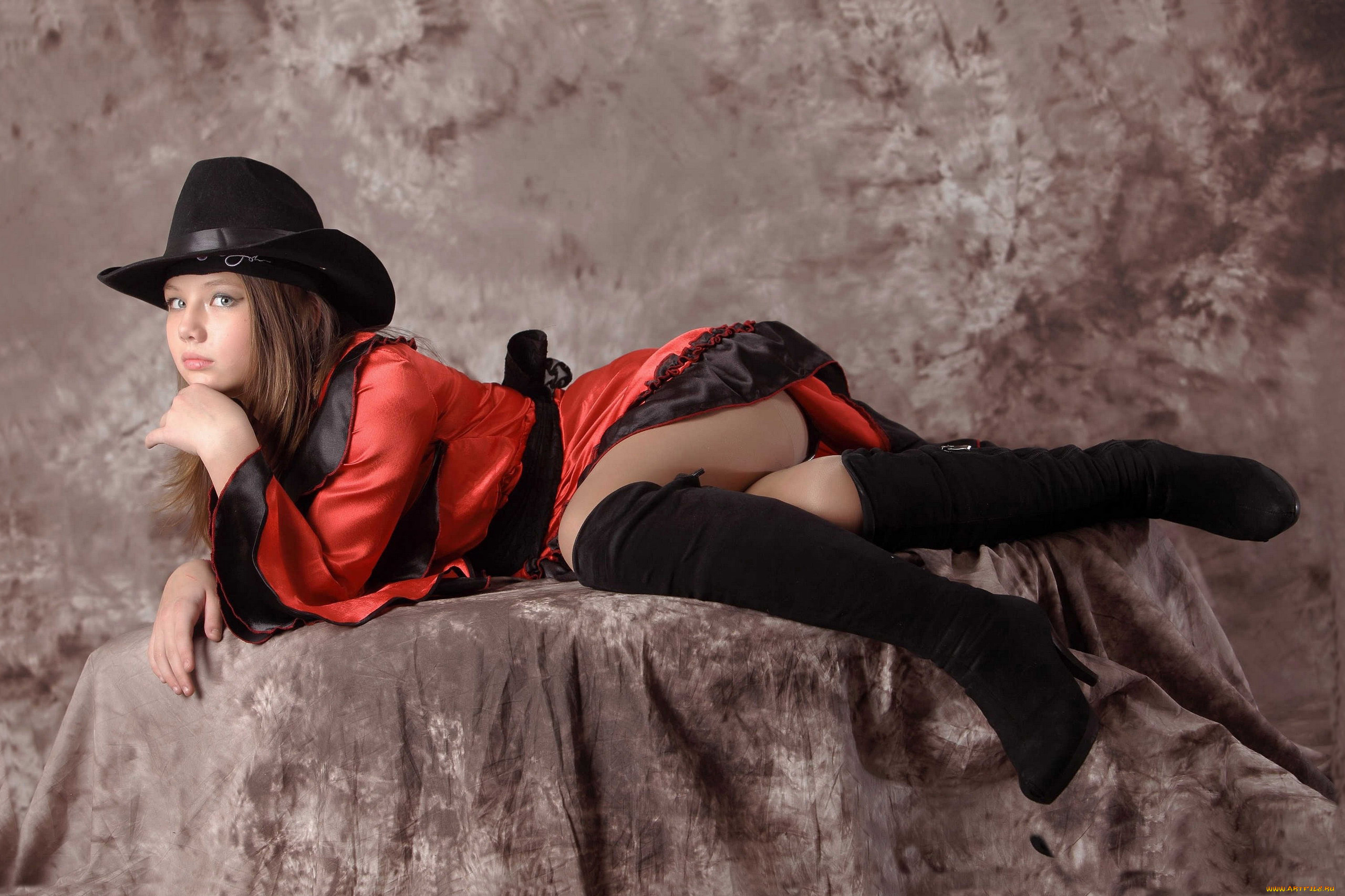 девушки, kleofia, платье, поза, шляпа, сапоги