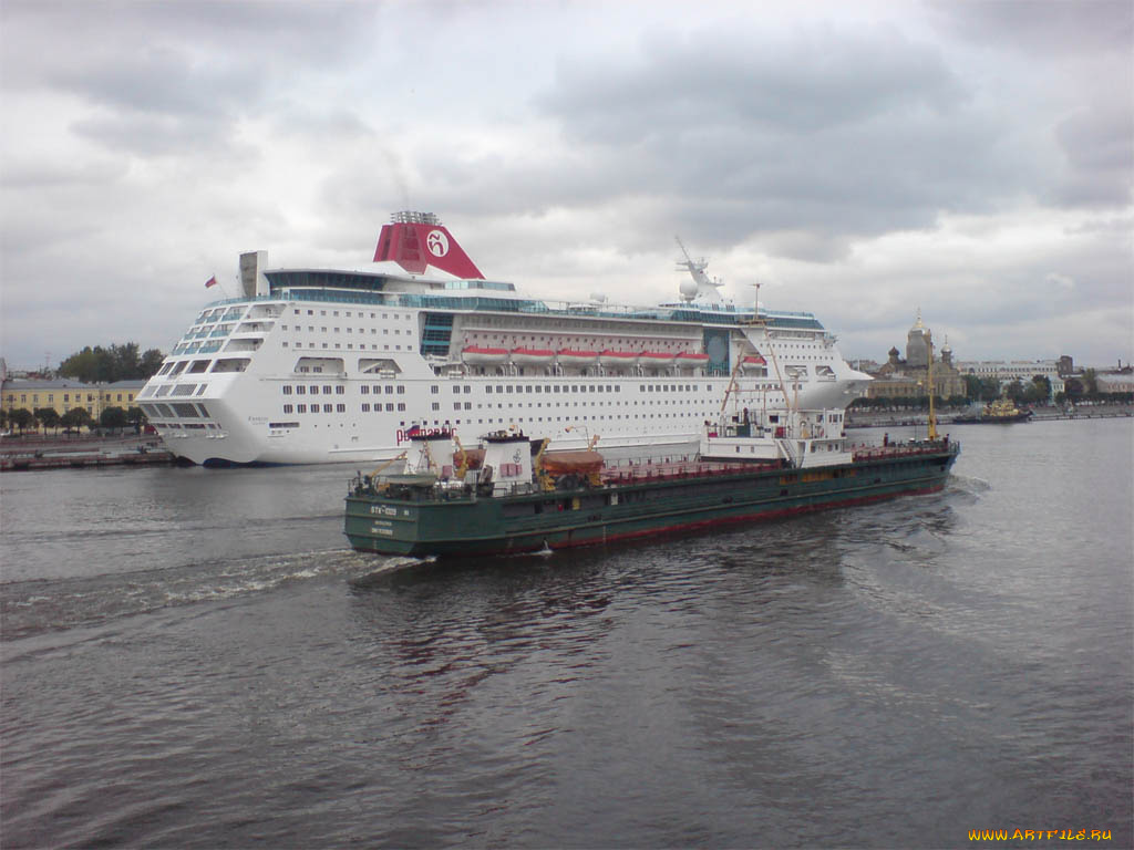 корабли, разные, вместе