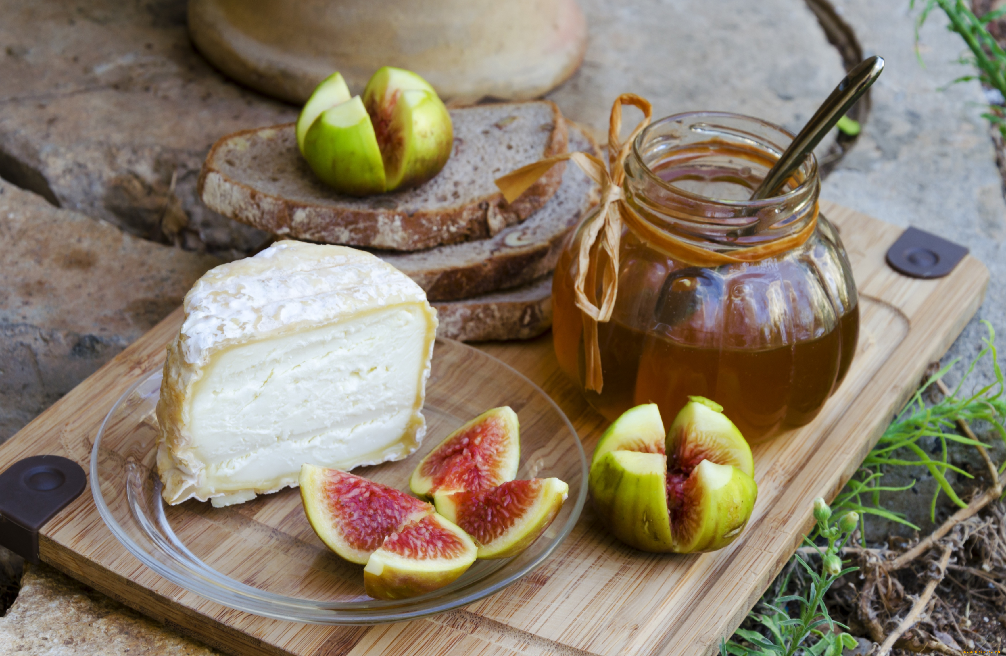 еда, натюрморт, инжир, мед, хлеб, козий, сыр
