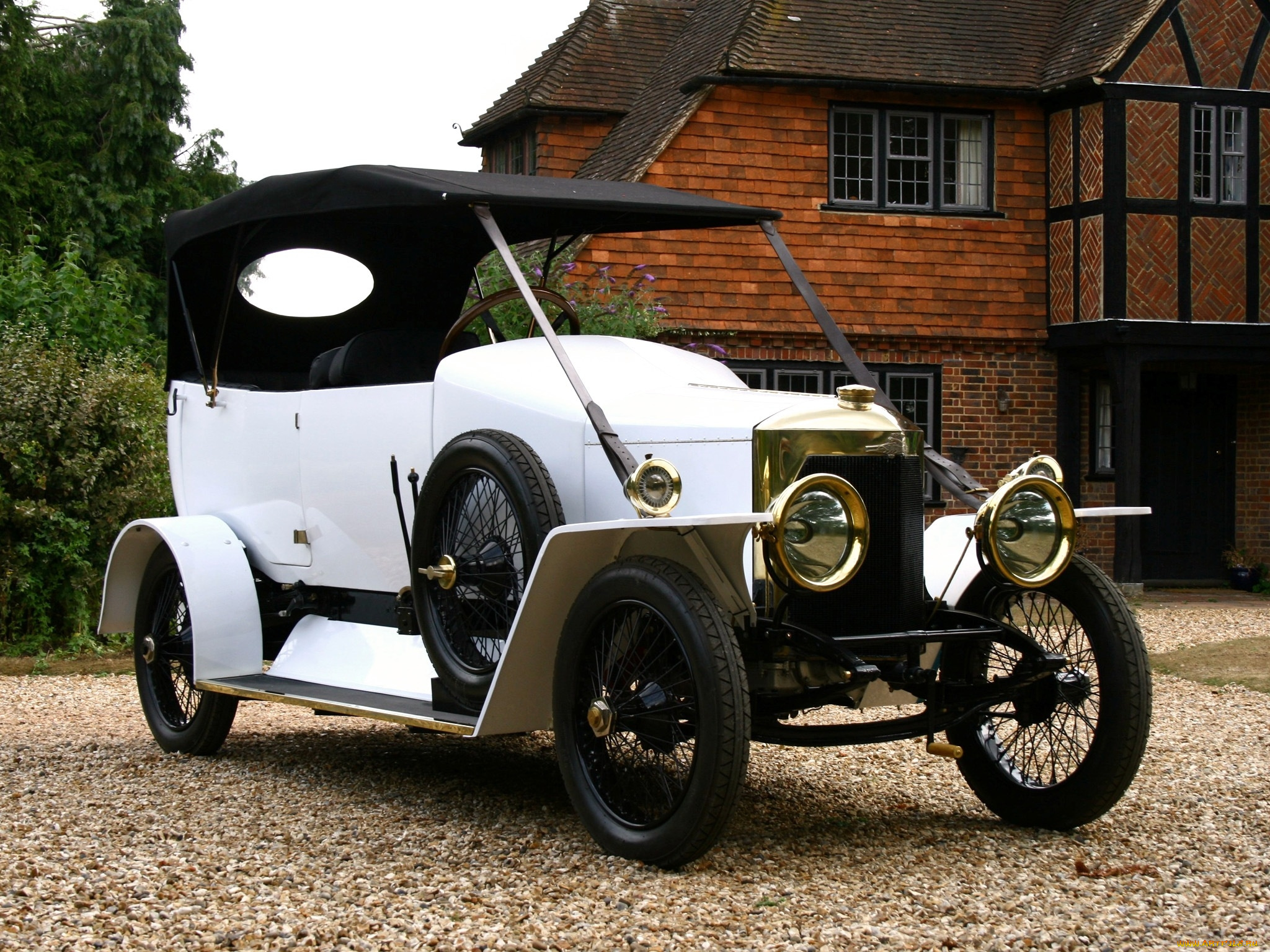 автомобили, классика, дом, белый, автомобиль, небо, деревья