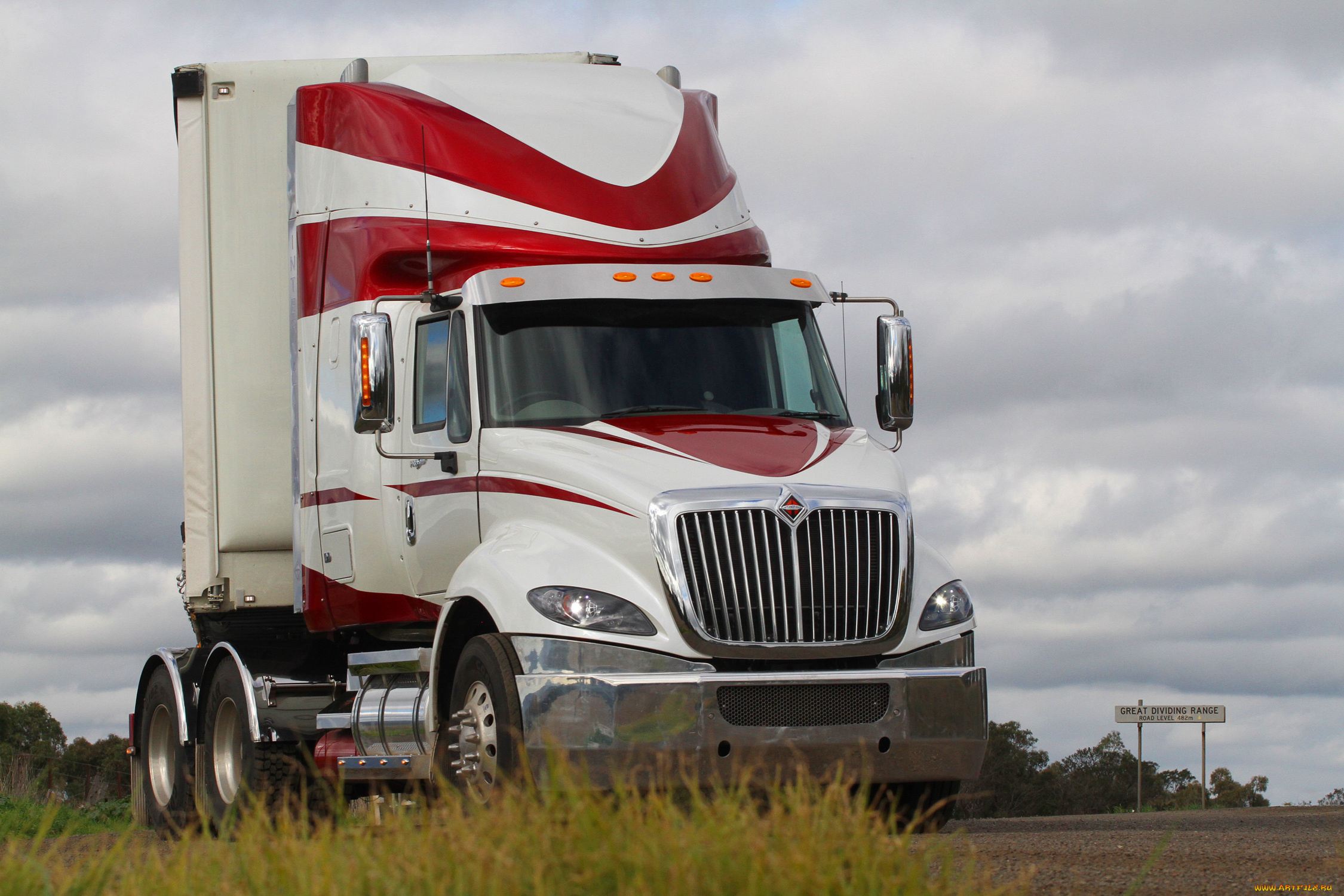 автомобили, international