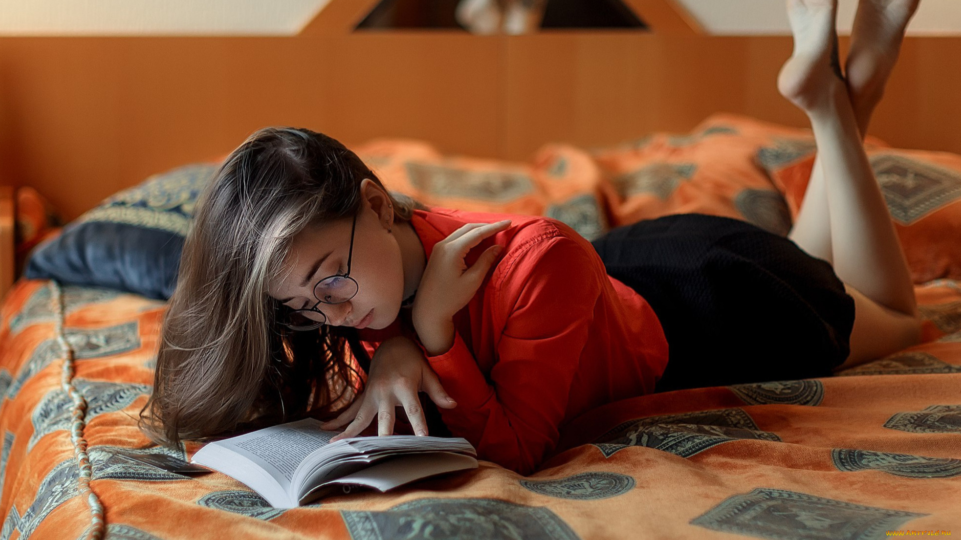 девушки, -, брюнетки, , шатенки, шатенка, очки, блузка, юбка, кровать, книга