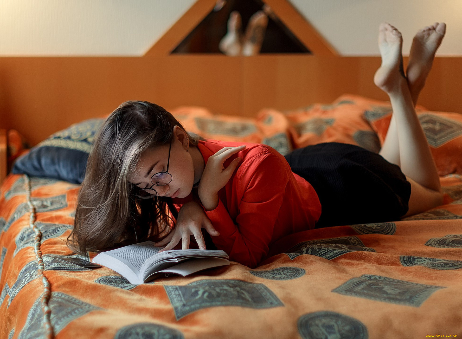 девушки, -, брюнетки, , шатенки, шатенка, очки, блузка, юбка, кровать, книга