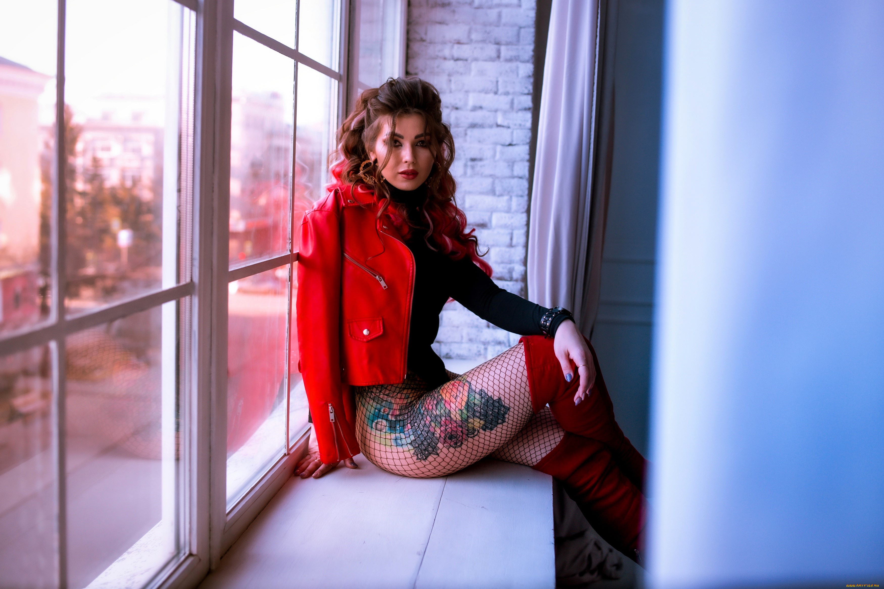 девушки, -, брюнетки, , шатенки, шатенка, куртка, боди, колготки, сетка, тату, сапоги, подоконник, окно, осень