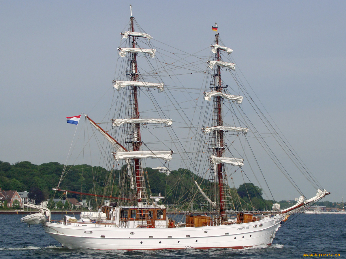 корабли, парусники