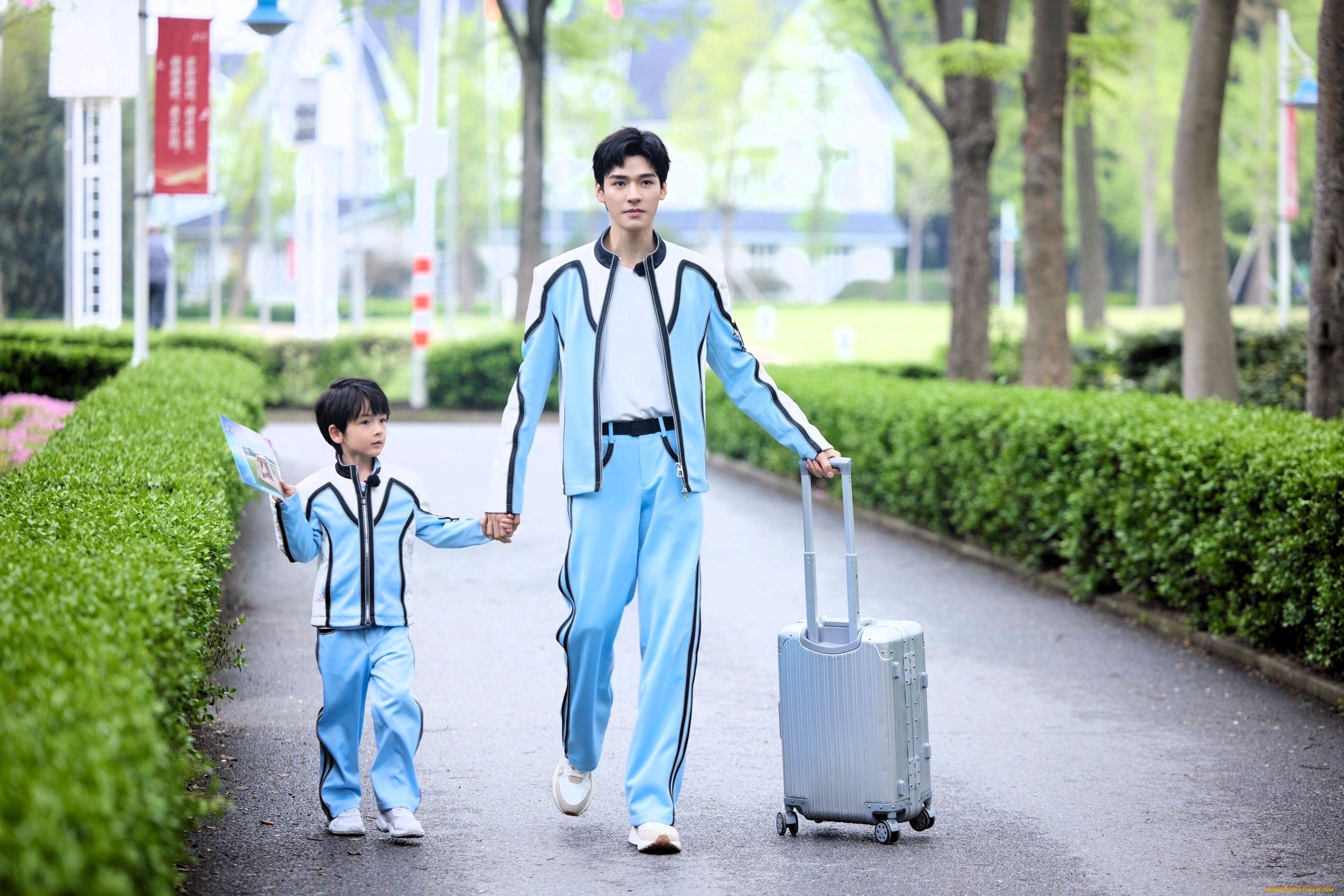 мужчины, gong, jun, |, simon, gong, актер, костюмы, мальчик, чемодан, дорога, аллея