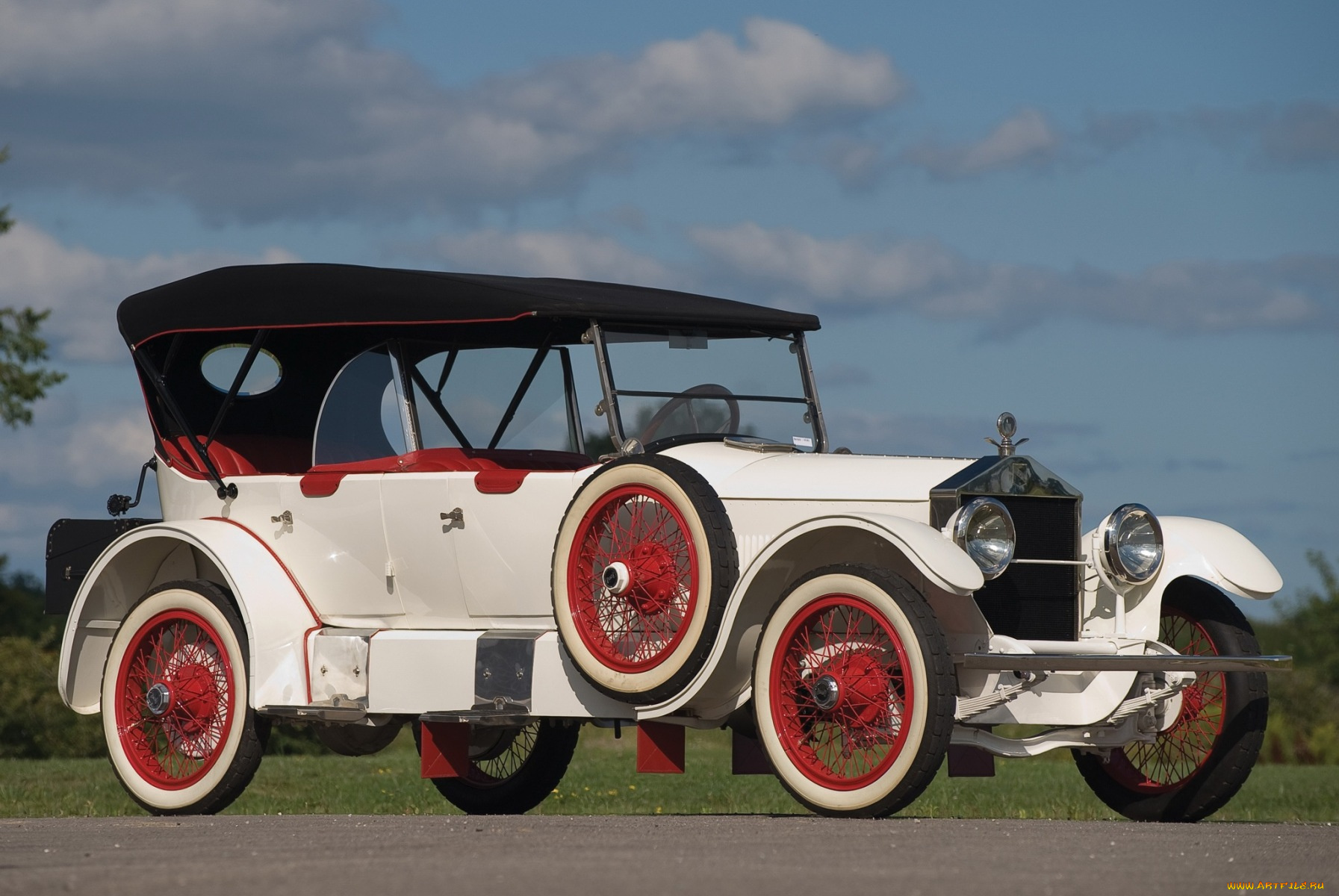 автомобили, классика, облака, автомобиль, дорога, трава, небо