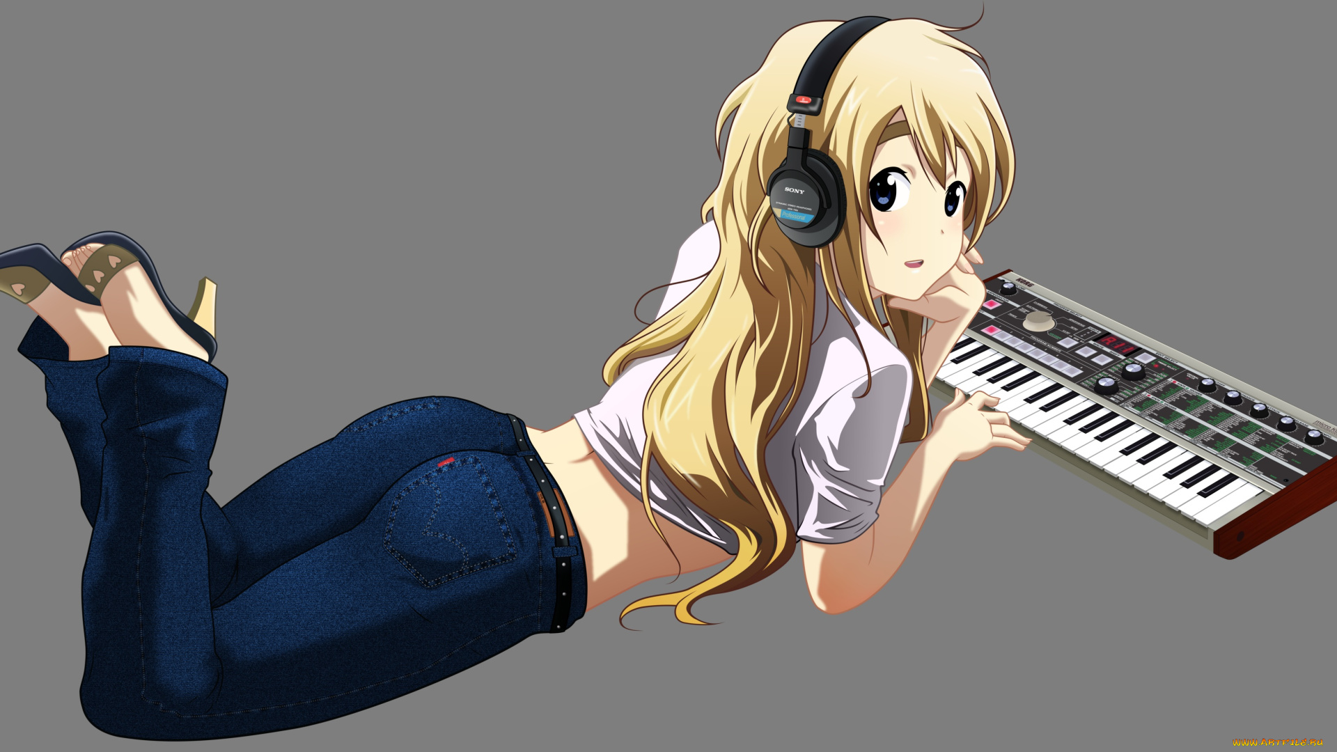 аниме, k-on, kotobuki, tsumugi, vector, арт, наушники, взгляд, джинсы, девушка, клавиши, инструмент, блондинка, серый, фон