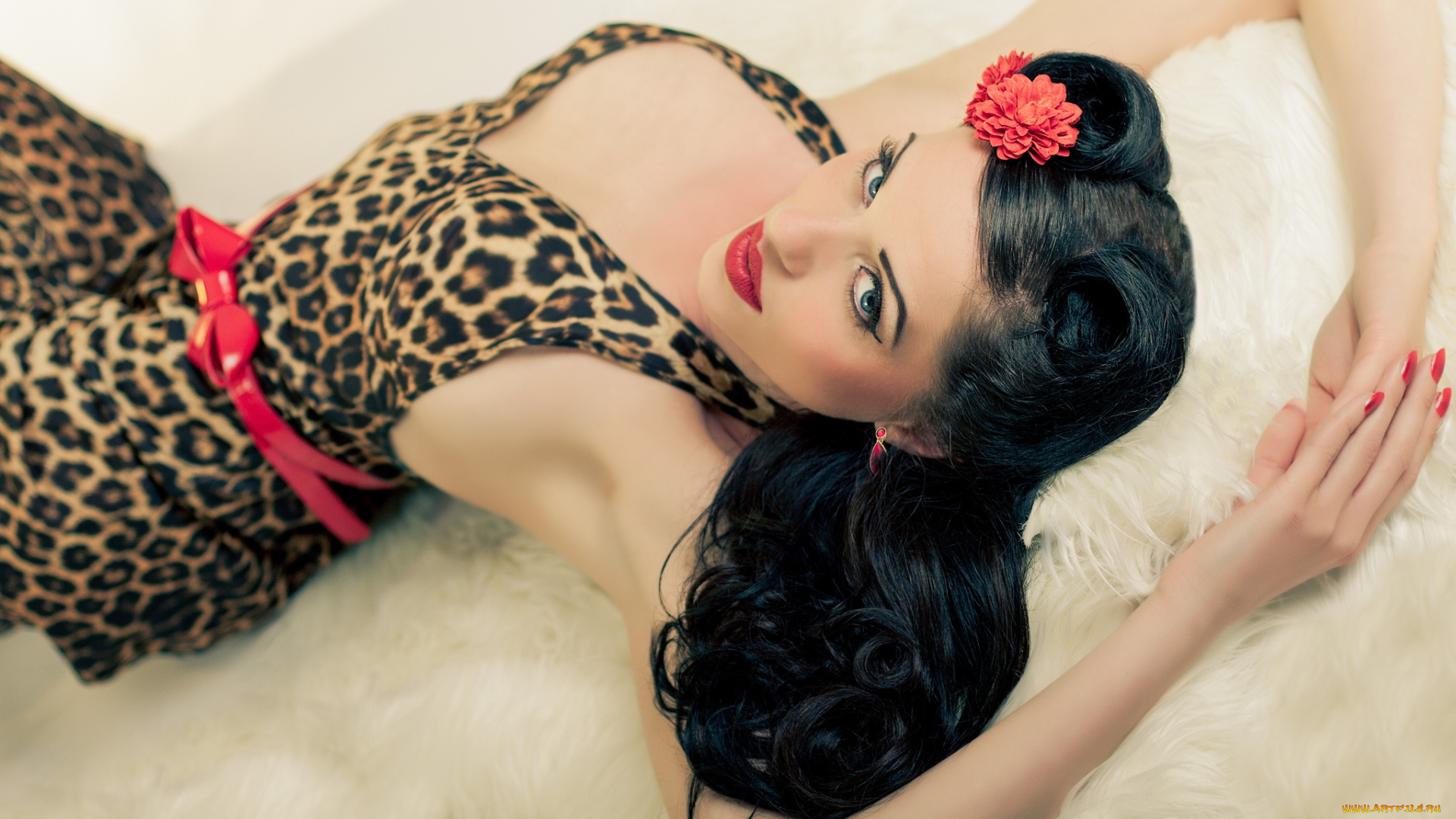 девушки, -unsort, , брюнетки, , шатенки, девушка, леопард, платье, брюнетка, взгляд, макияж, мех, цветок