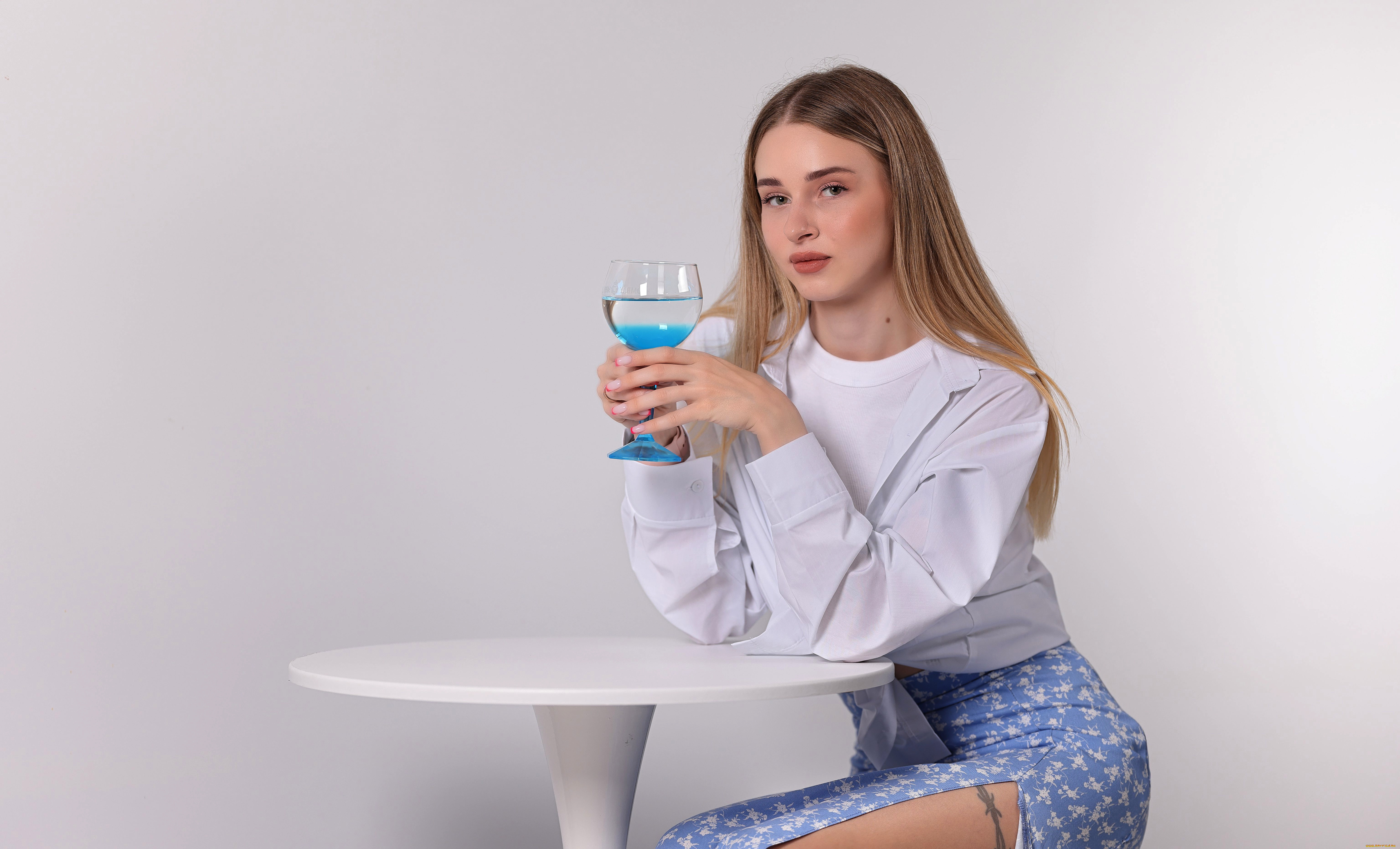 dannie, lynn, девушки, -, брюнетки, , шатенки, девушка, женщина, шатенка, темноволосая, сексуальная, модель, звезда, позирует, разная, обувь, верхняя, стильная, одежда, нижнее, эротическое, бельё, трусы, лифчик, колготки, чулки, аксессуары, макияж, и, множество, элементов, на, фотографии