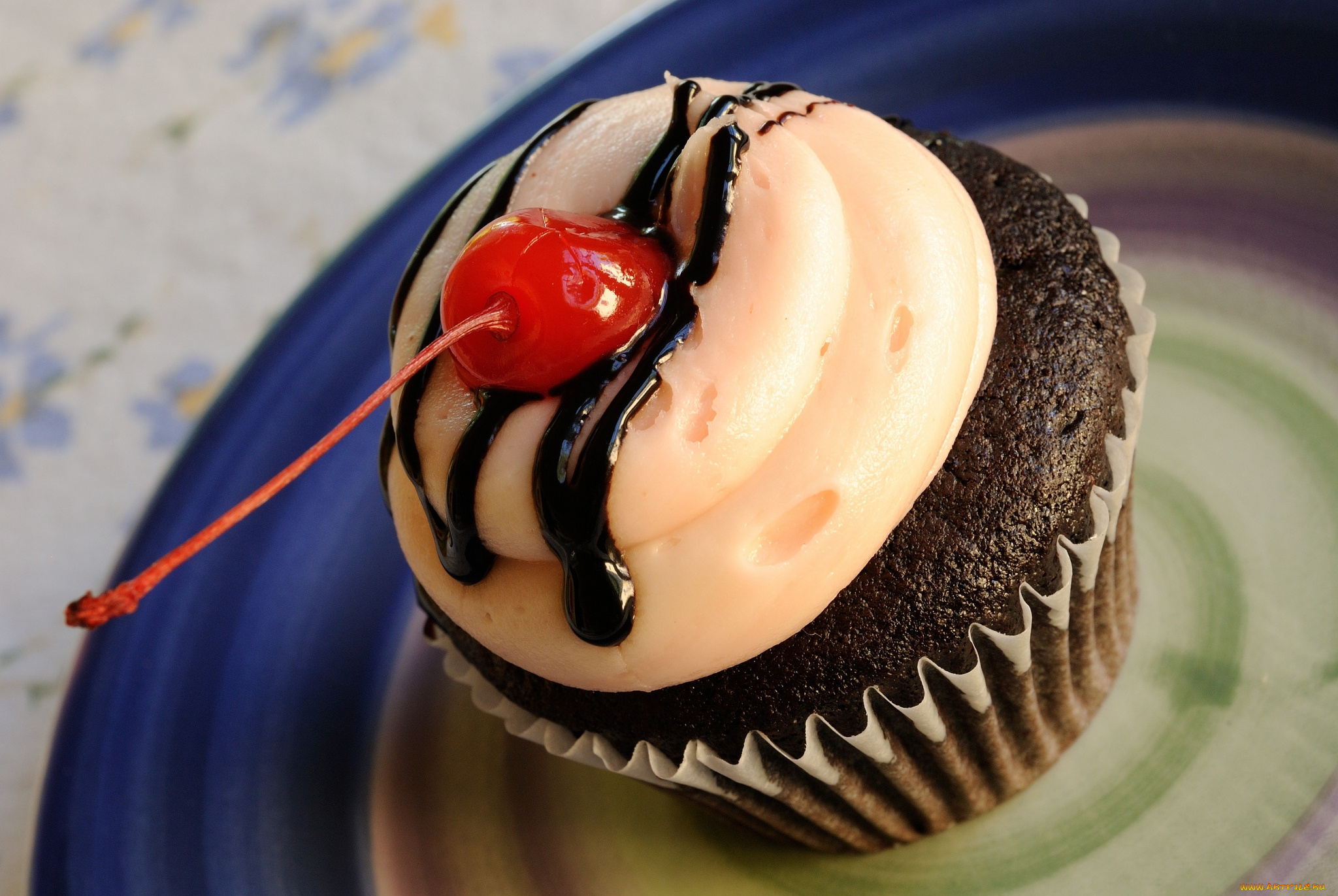 еда, пирожные, кексы, печенье, вишенка, кекс