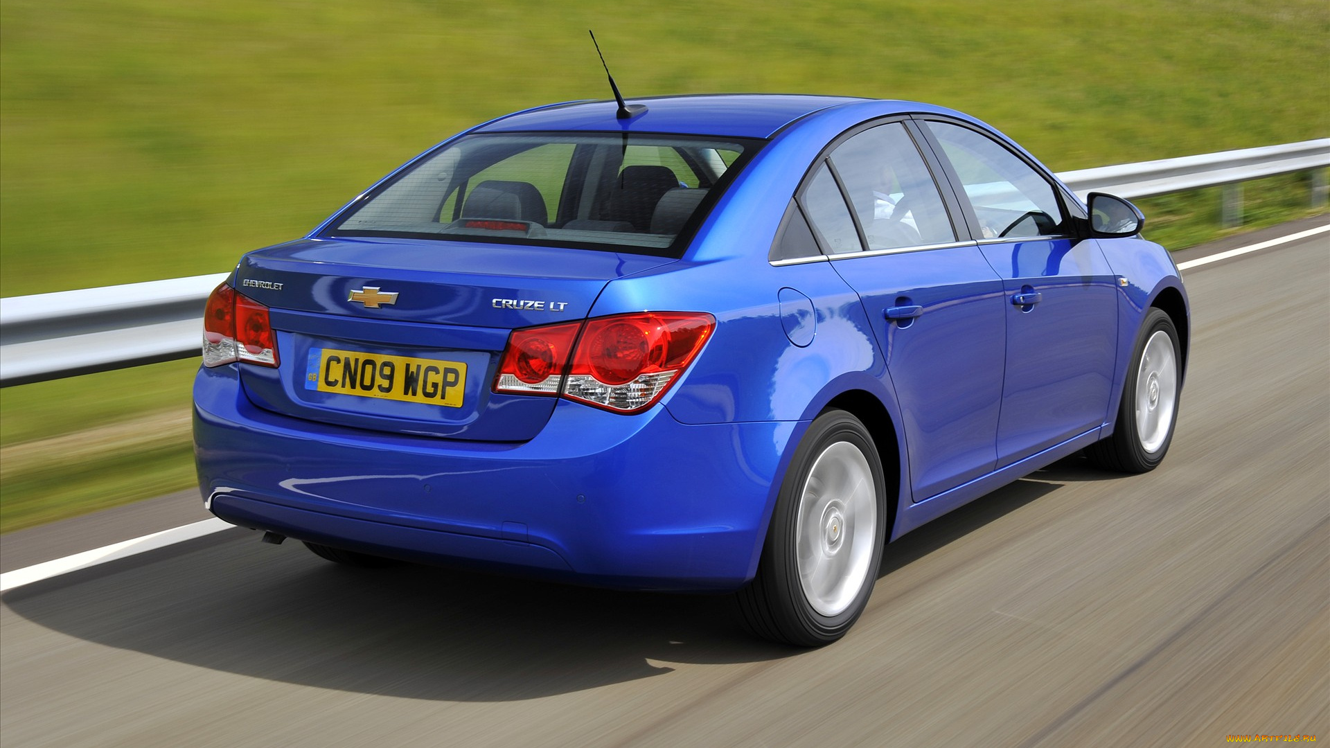 автомобили, chevrolet, шоссе, дорога, шевроле, скорость, cruze, синий, ограда, трасса