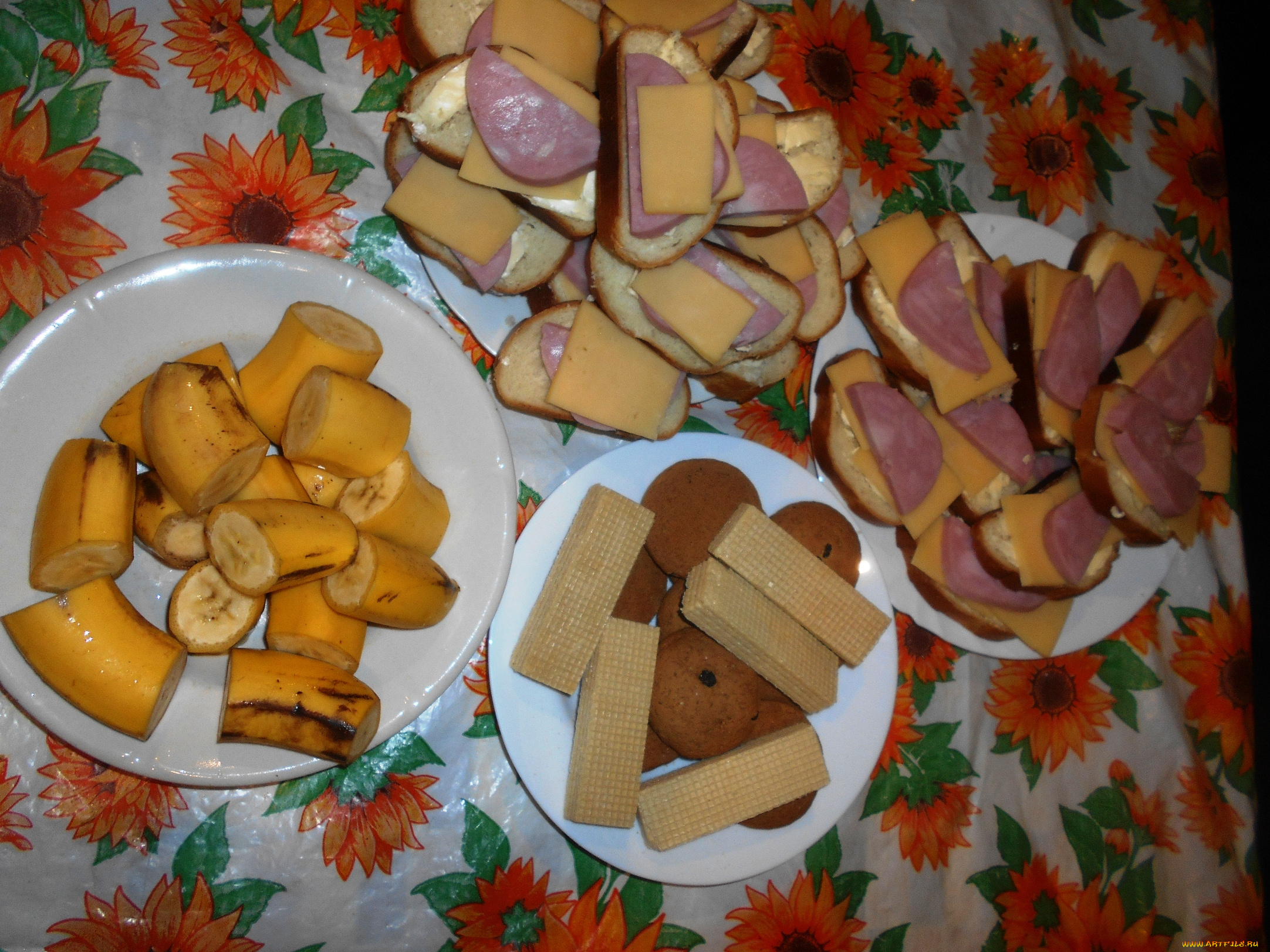 еда, бутерброды, , гамбургеры, , канапе, колбаса, хлеб, сыр, бананы, печенье, вафли