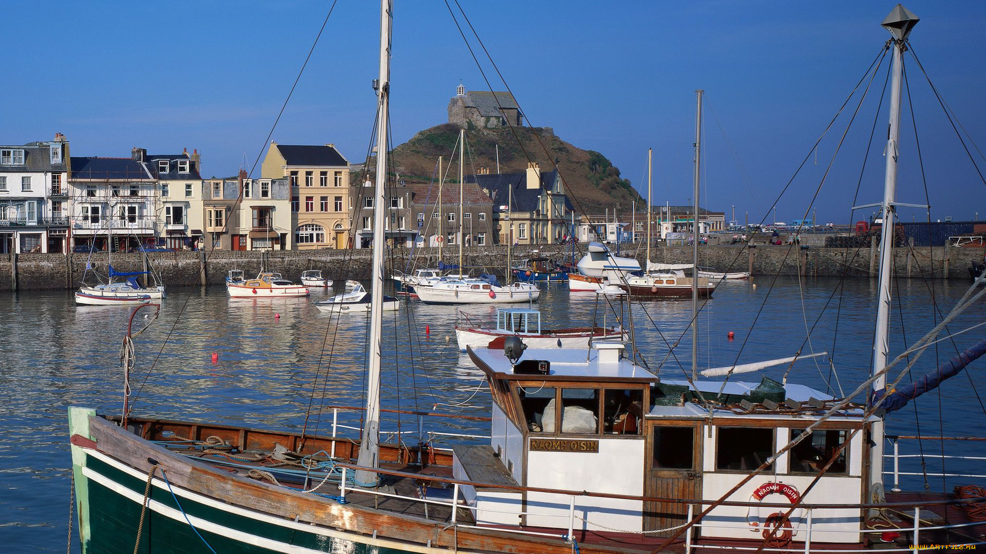 корабли, баркасы, буксиры