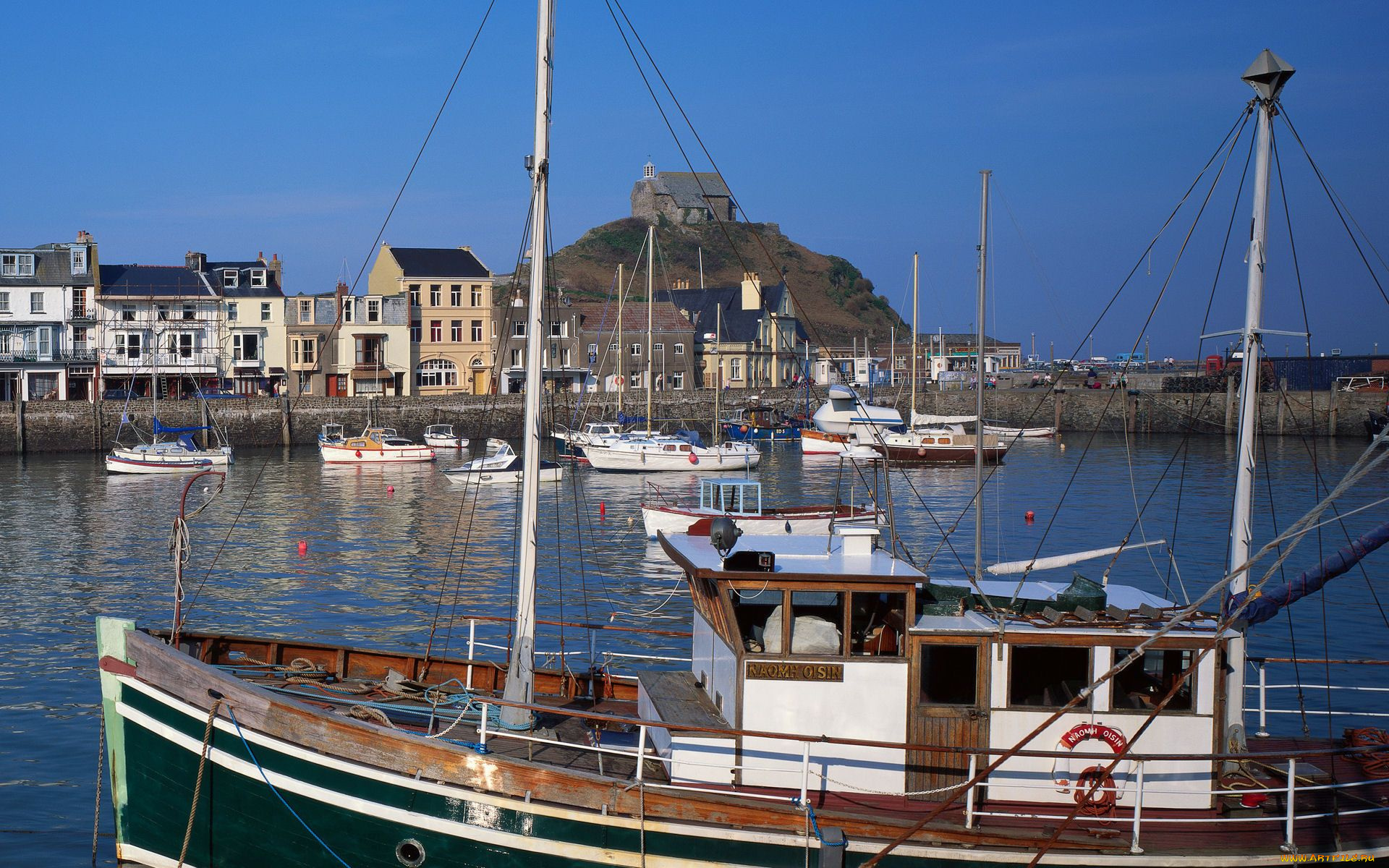 корабли, баркасы, буксиры