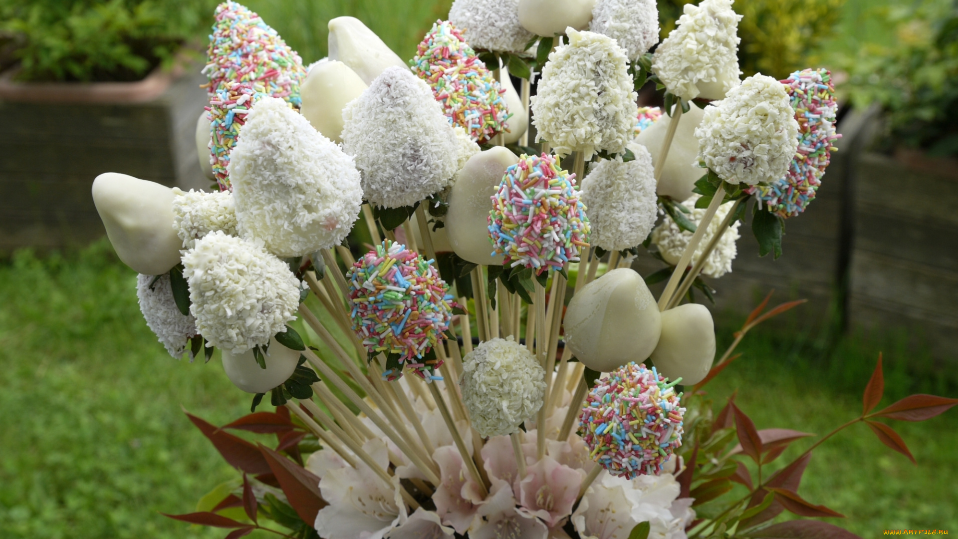 еда, конфеты, , шоколад, , сладости, клубника, шоколад, цветы, присыпка, кокос