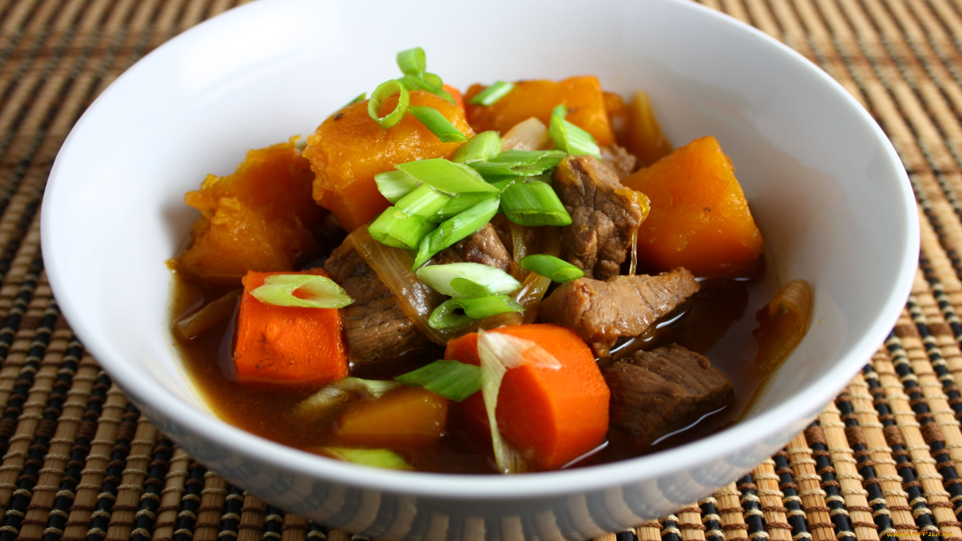 еда, вторые, блюда, гуляш, зелень