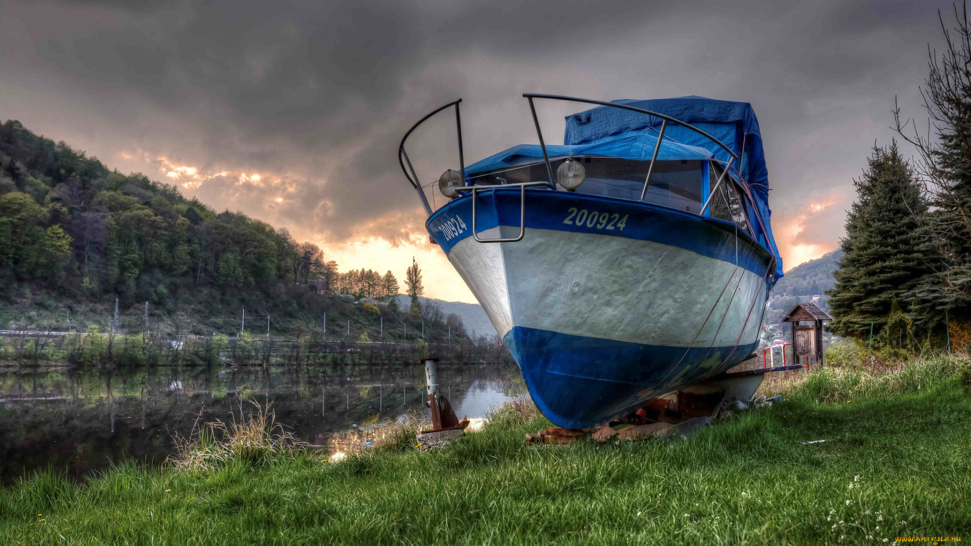 корабли, катера, лес, река, берег, катер