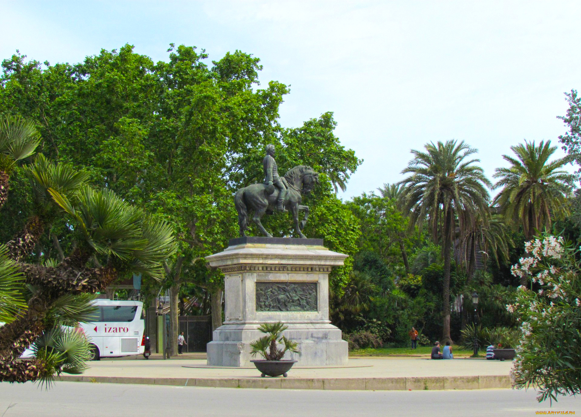 барселона, города, барселона, , испания, памятник, деревья