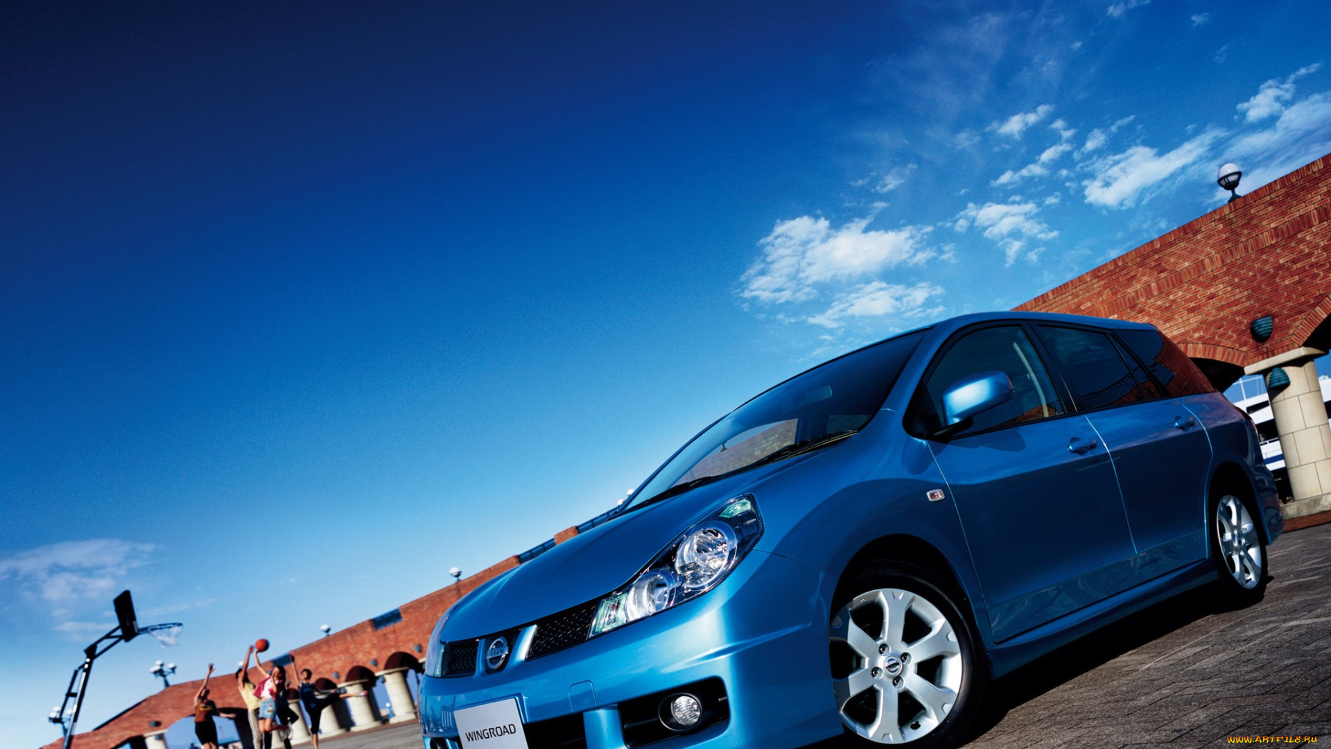 автомобили, nissan, datsun, ниссан, синий, стена, люди, баскетбол