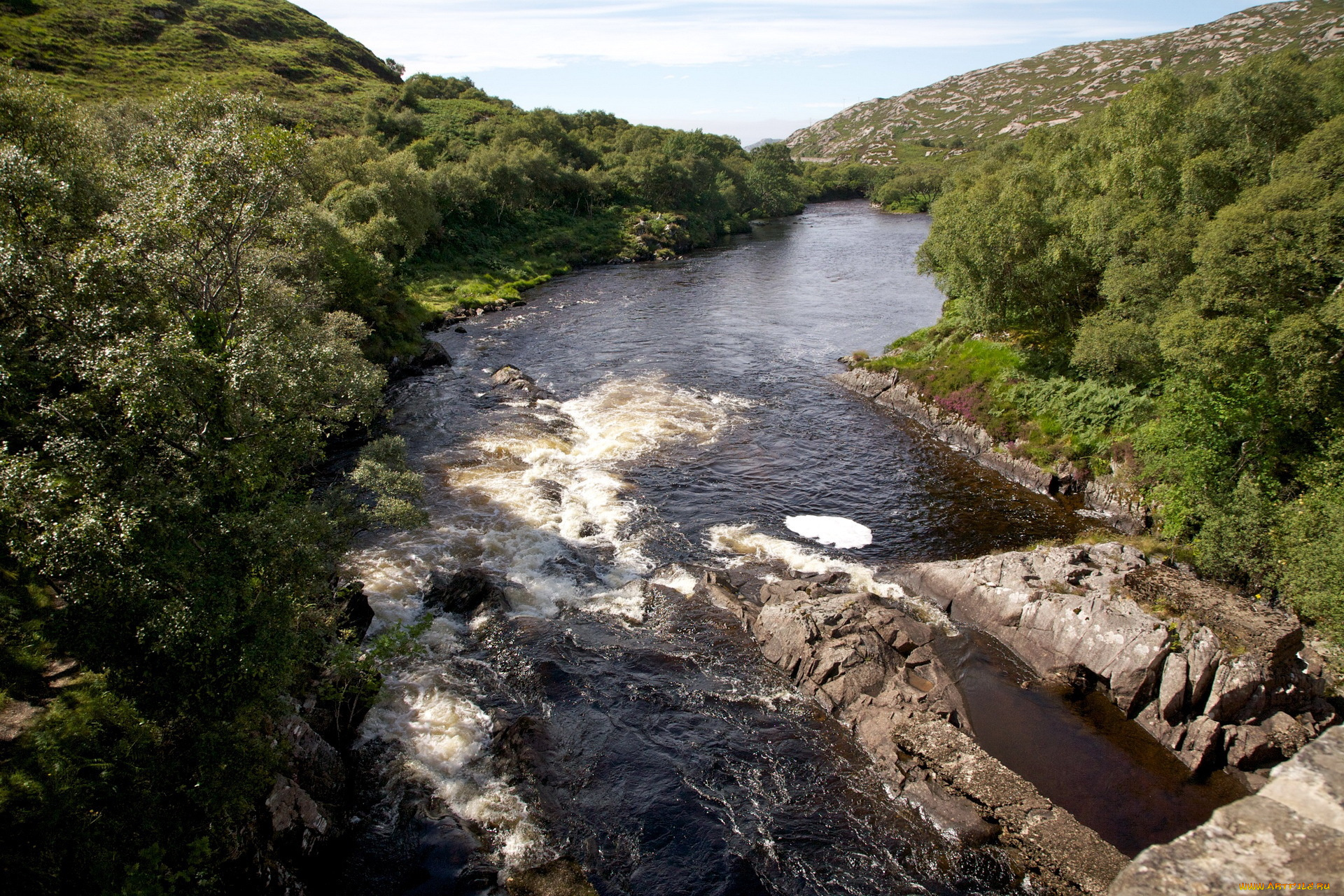 природа, реки, озера, вода, русло, камни, река, склон, лес