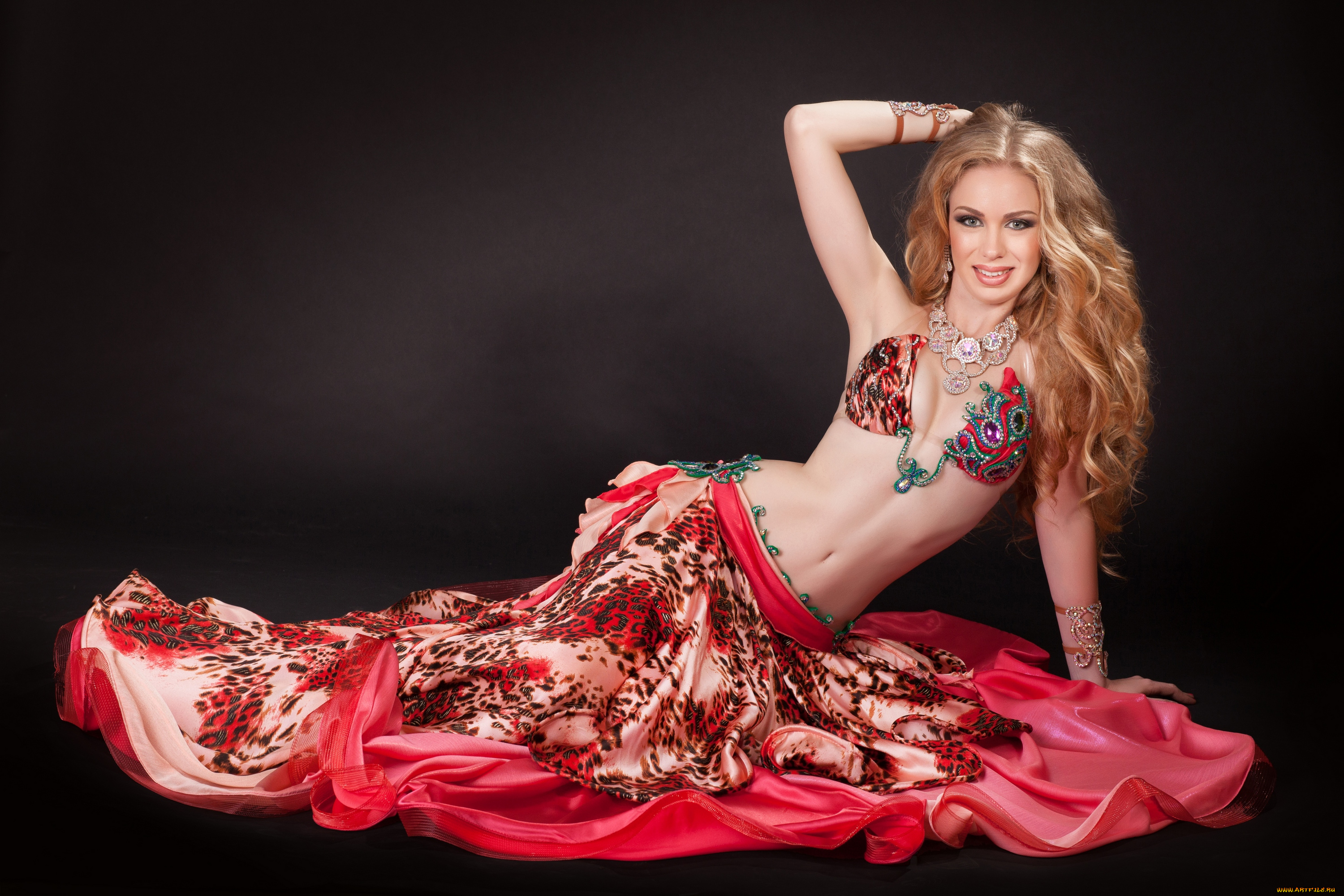 девушки, -unsort, , рыжеволосые, и, другие, улыбка, девушка, макияж, руки, костюм, взгляд, лицо, настроение, фон