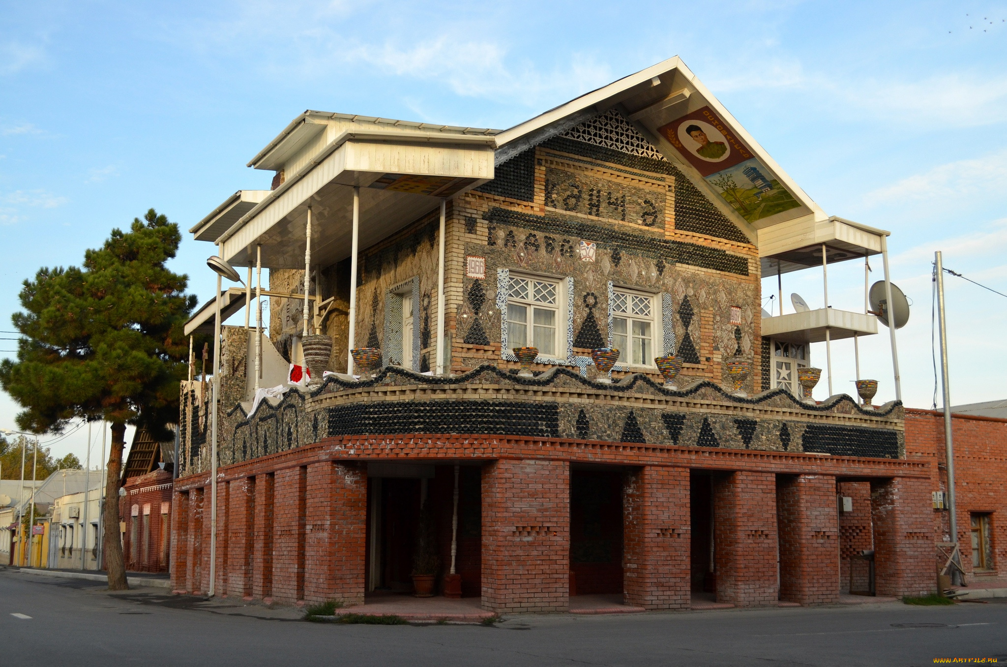 города, гянджа, , азербайджан, гянджа, бутылочный, дом, 40000, бутылок