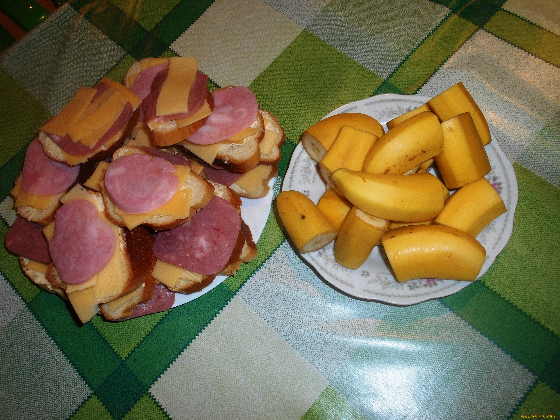 еда, бутерброды, , гамбургеры, , канапе, бананы, хлеб, сыр, колбаса