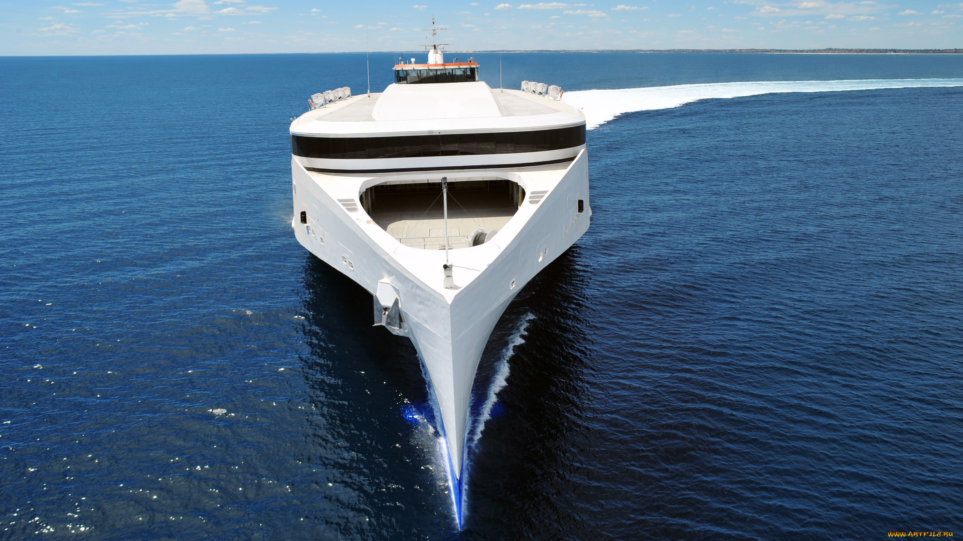 корабли, катамараны, тримараны, тримаран