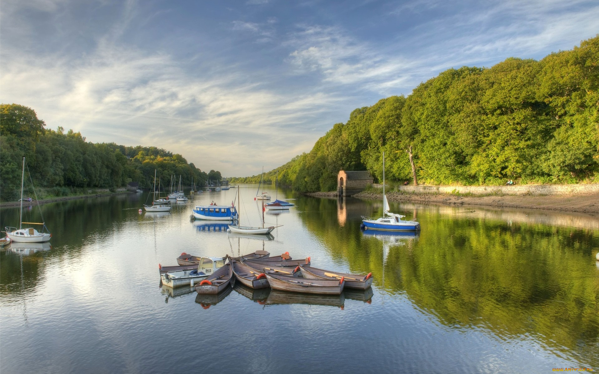 корабли, разные, вместе, река, яхты, лодки