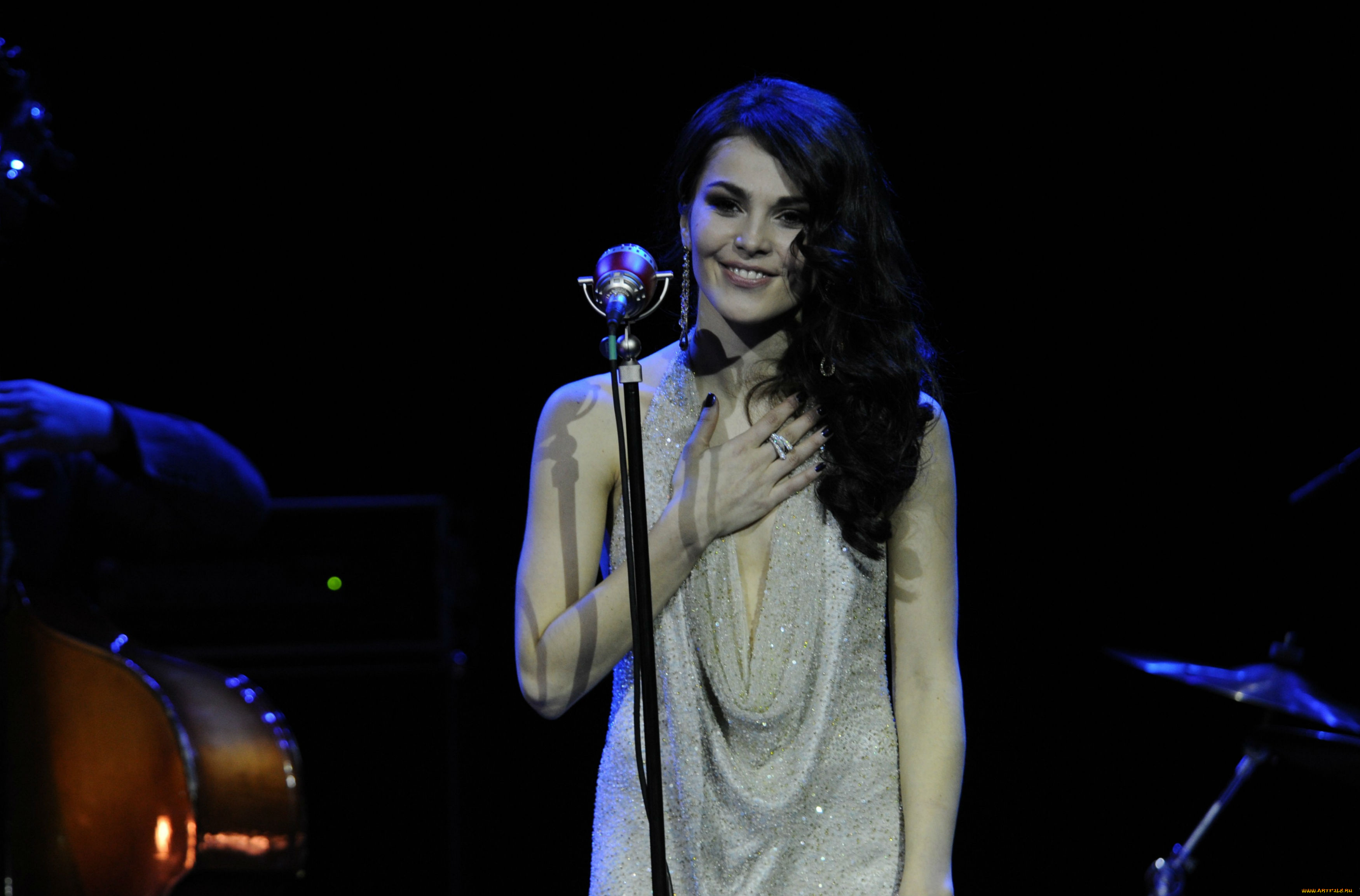 музыка, сати, казанова, певица, платье, микрофон, сцена