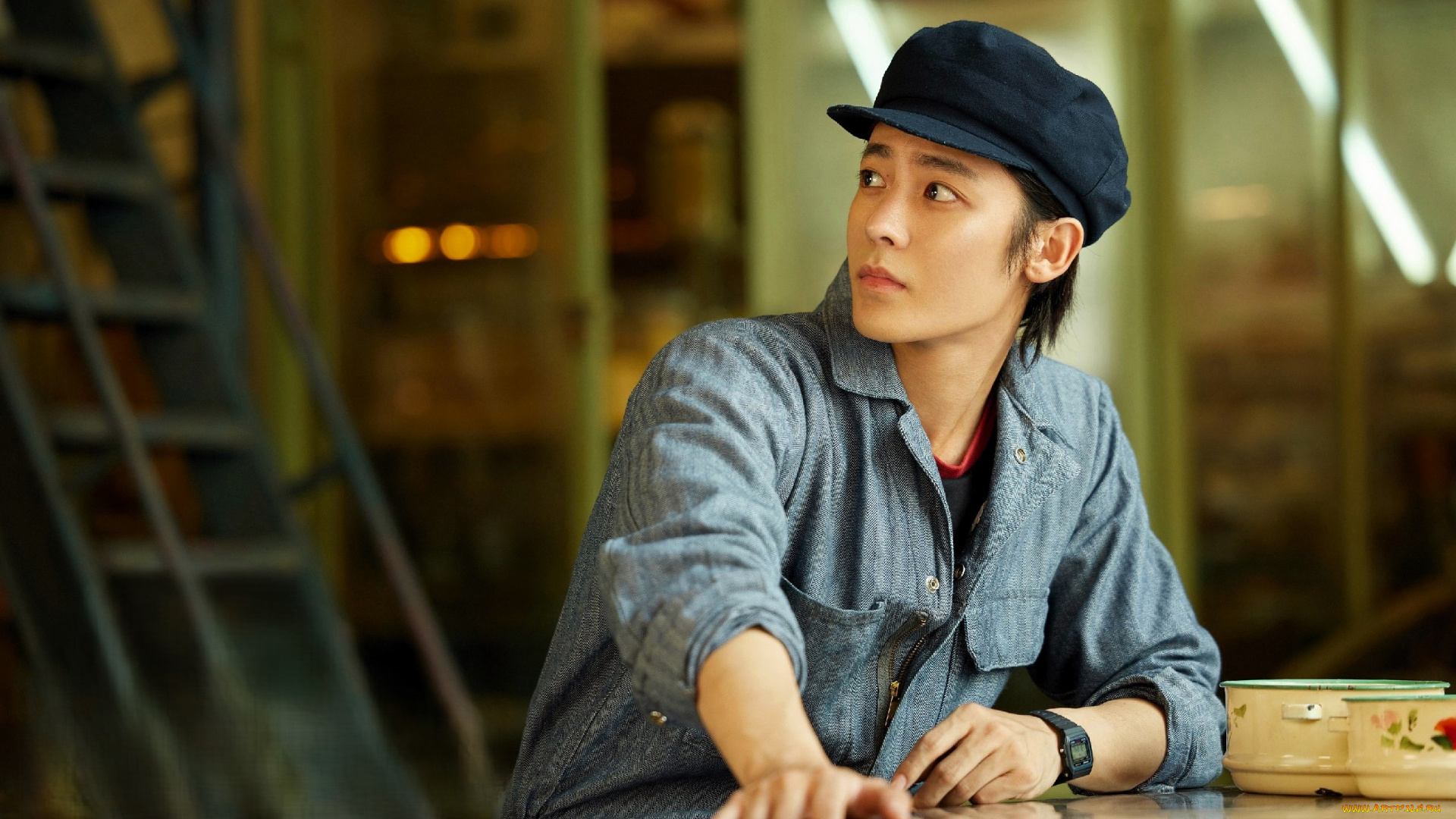 кино, фильмы, young, babylon, парень, кепка, роба, стол, лестница