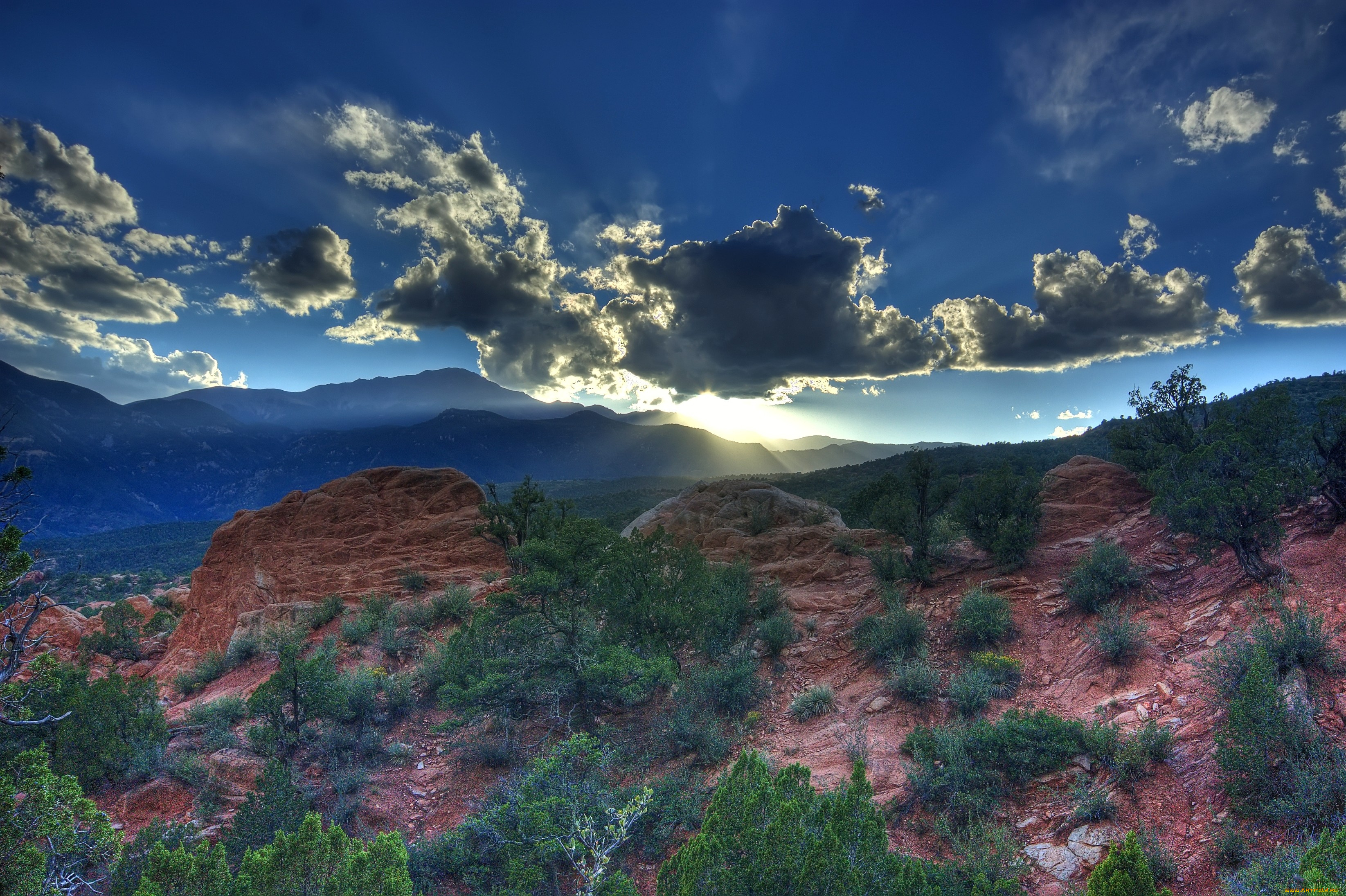 природа, горы, тучи, деревья, солнце