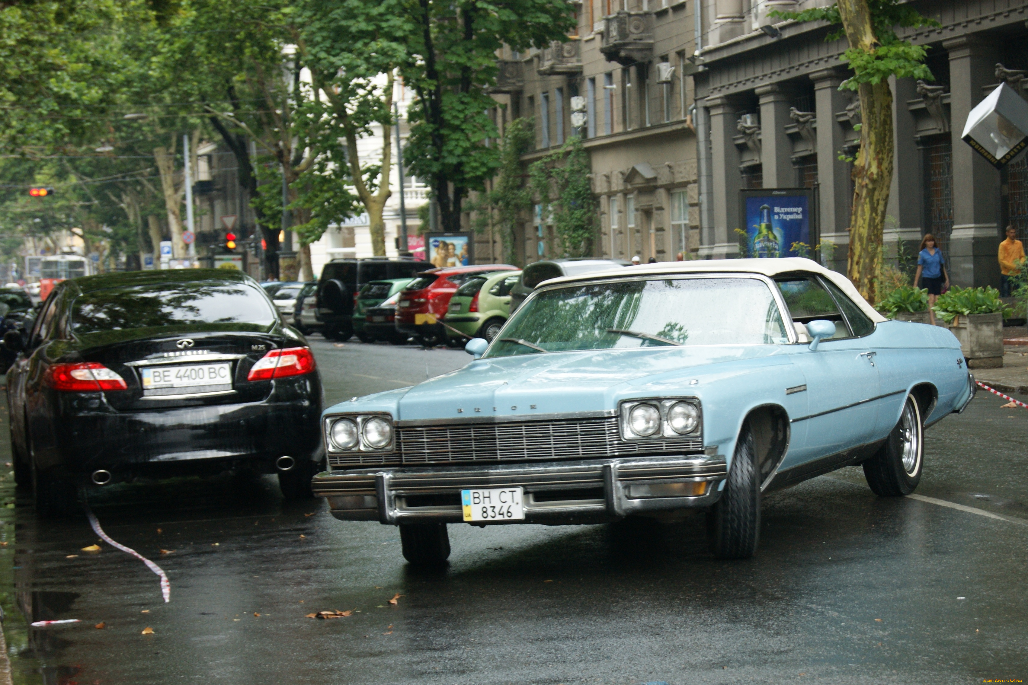 автомобили, выставки, уличные, фото, дома, деревья, улица