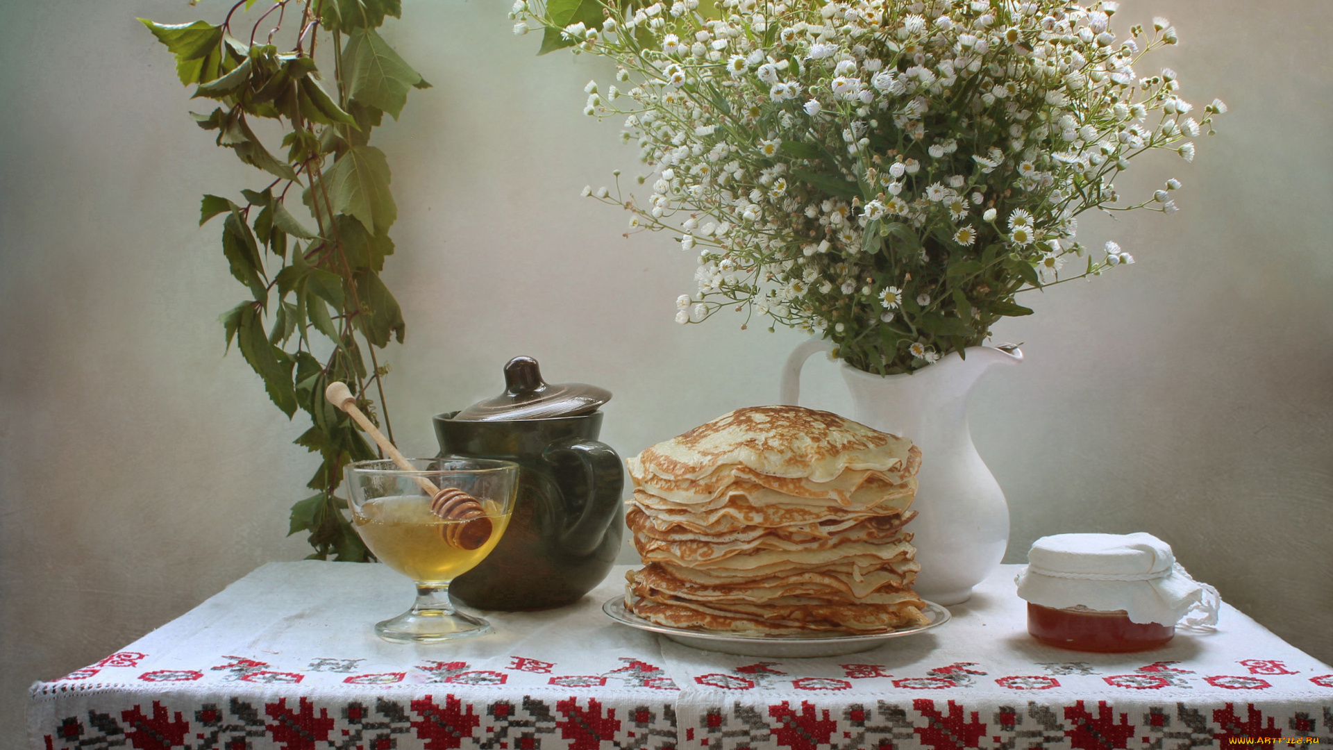 еда, блины, , оладьи, лоза, медовый, спас, цветы, мед, август, натюрморт, лето