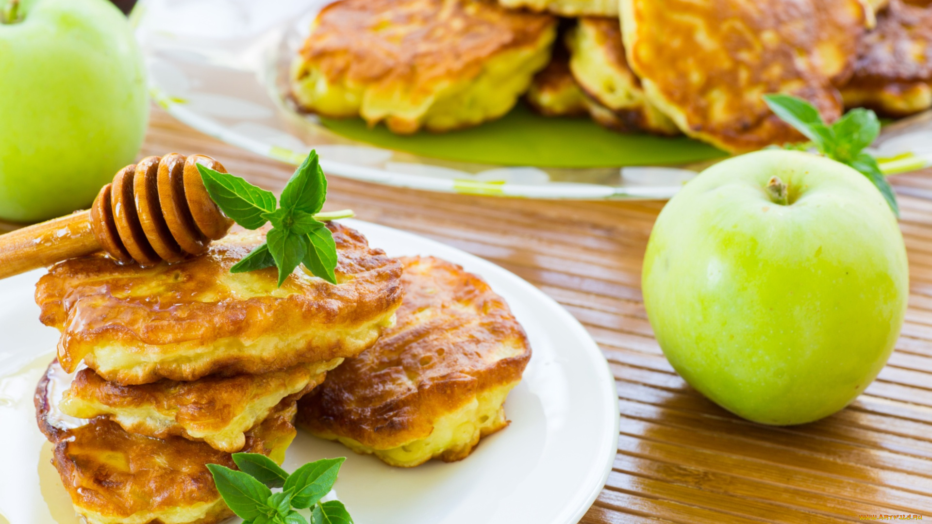 еда, блины, , оладьи, оладьи, яблоко, мед
