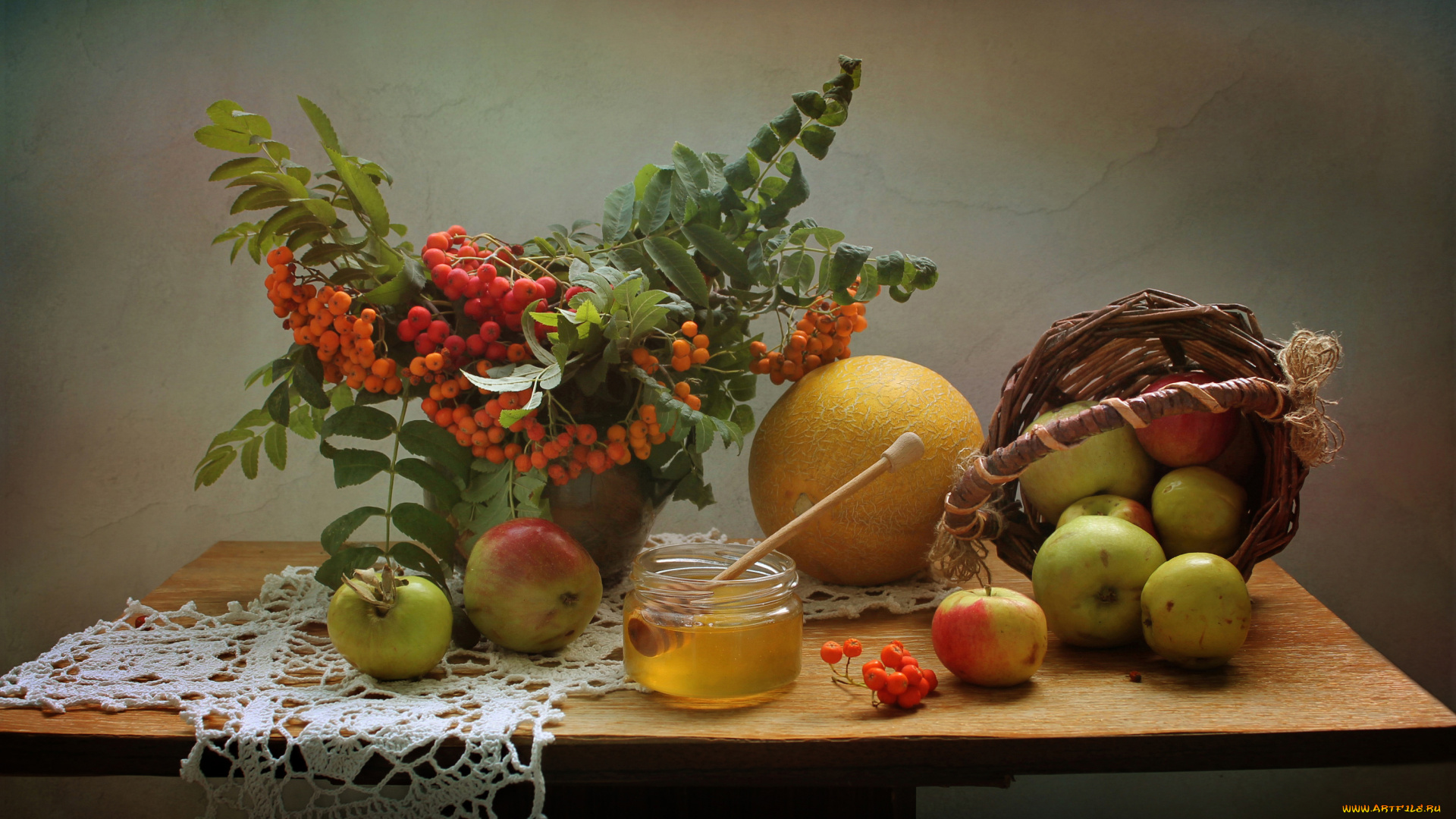 еда, натюрморт, яблоки, август, дыня, лето, мед, рябина, яблочный, спас, медовый