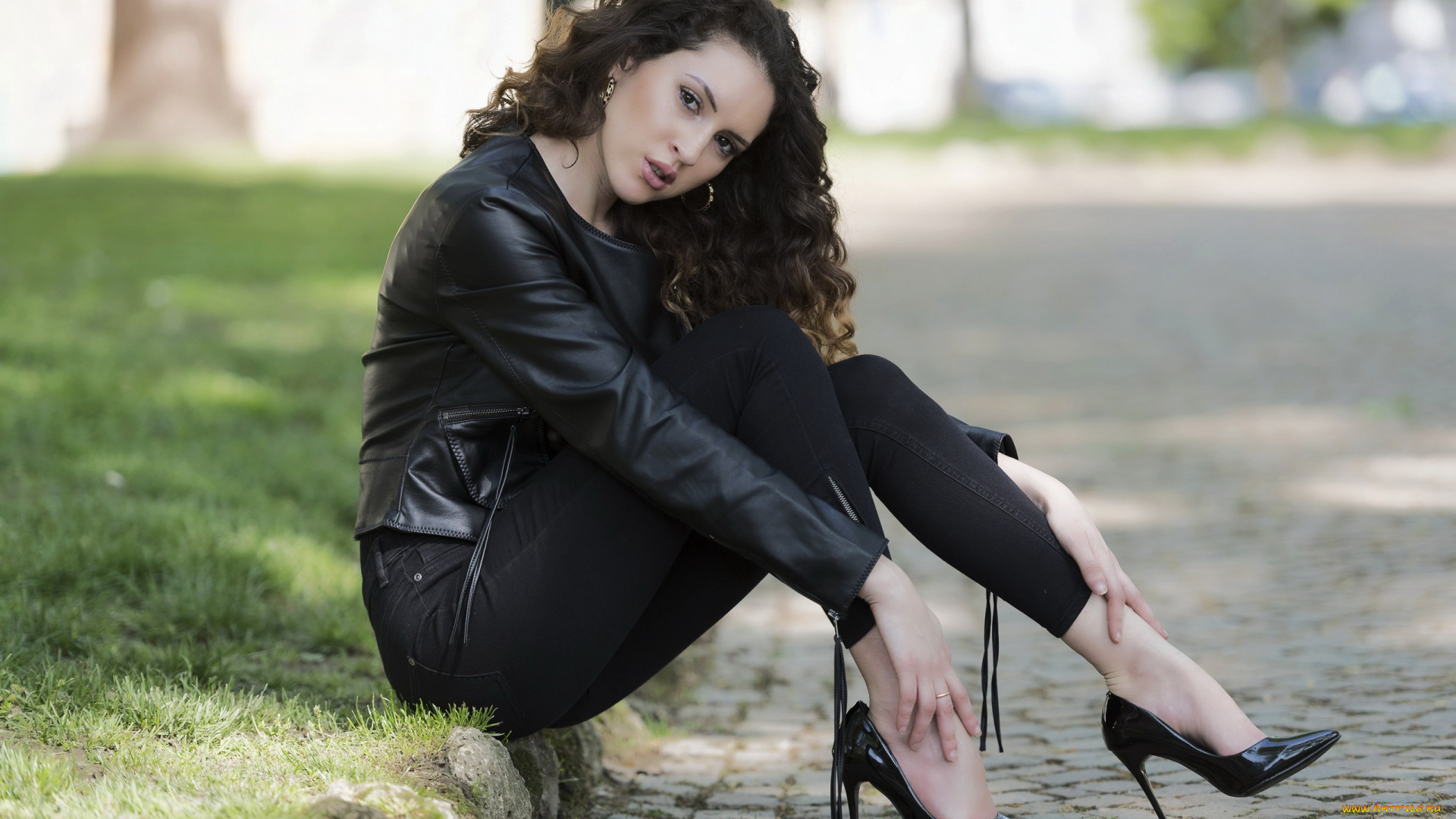 девушки, -, брюнетки, , шатенки, брюнетка, локоны, поза, куртка, шпильки, chiara