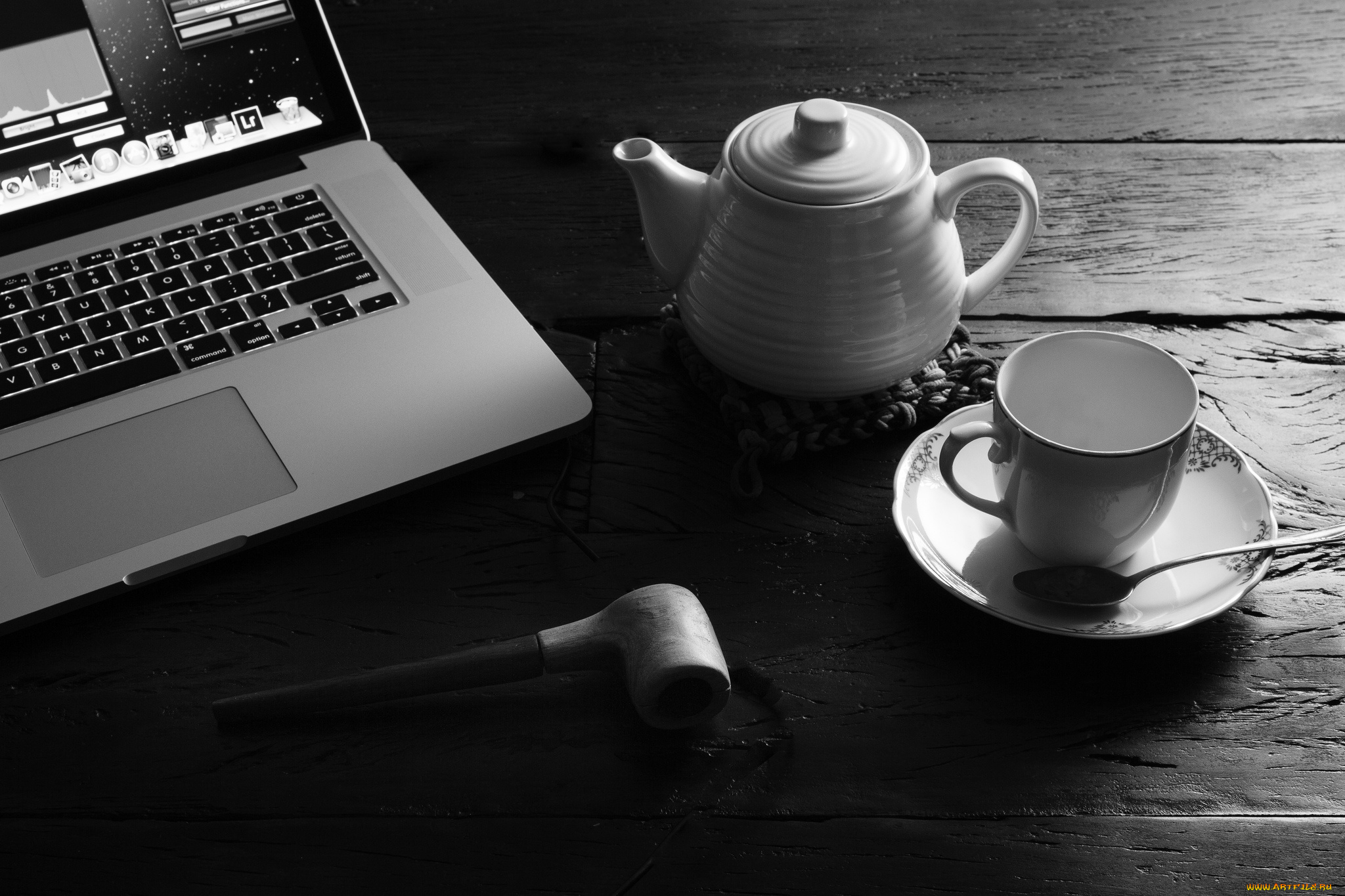 разное, посуда, столовые, приборы, кухонная, утварь, ноутбук, трубка, чашка, заварник