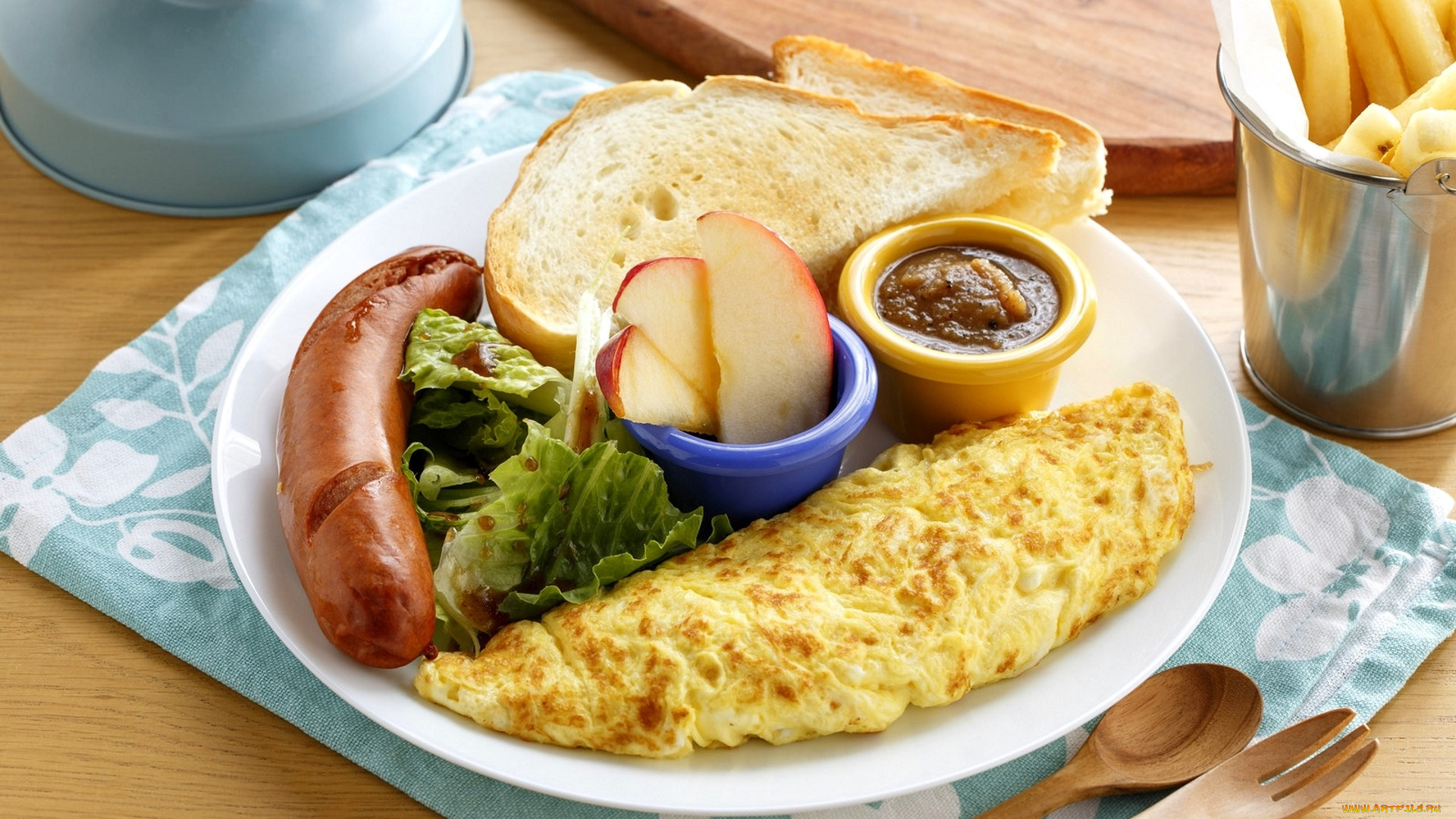 еда, Яичные, блюда, картофель-фри, яблоко, соус, омлет, завтрак, сосиска, тост