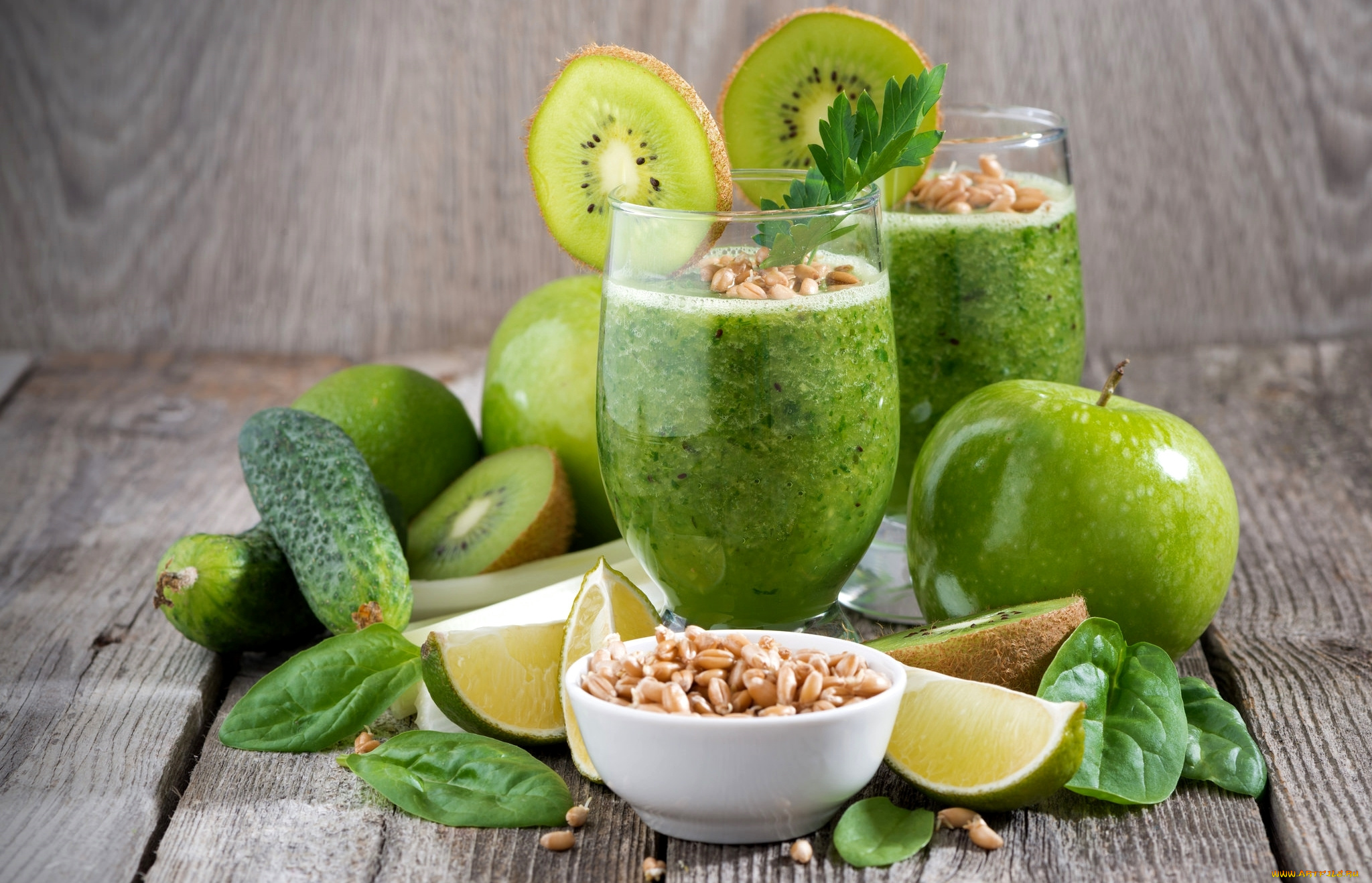 еда, напитки, , коктейль, зеленый, смузи, бокал, киви, яблоко, базилик, пшеница, огурец, петрушка, лайм